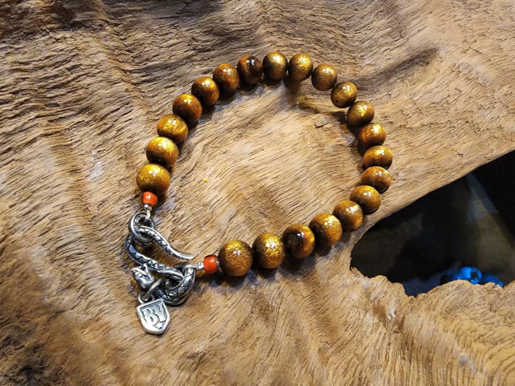 Black Venom Jewelry- 8mm 金珊瑚圓珠手鍊