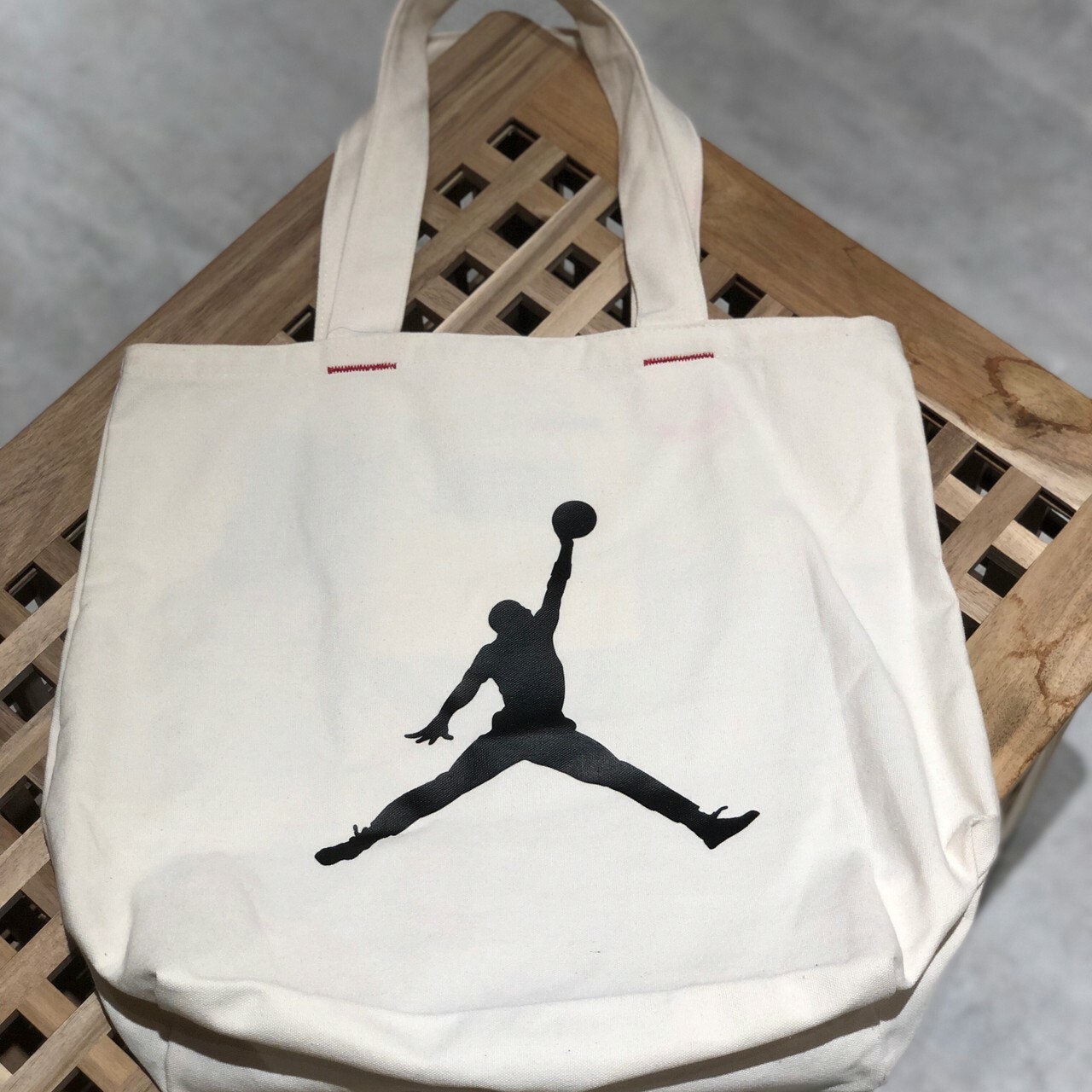 Nike Jordan 大型手提帆布袋 DJ5715-120