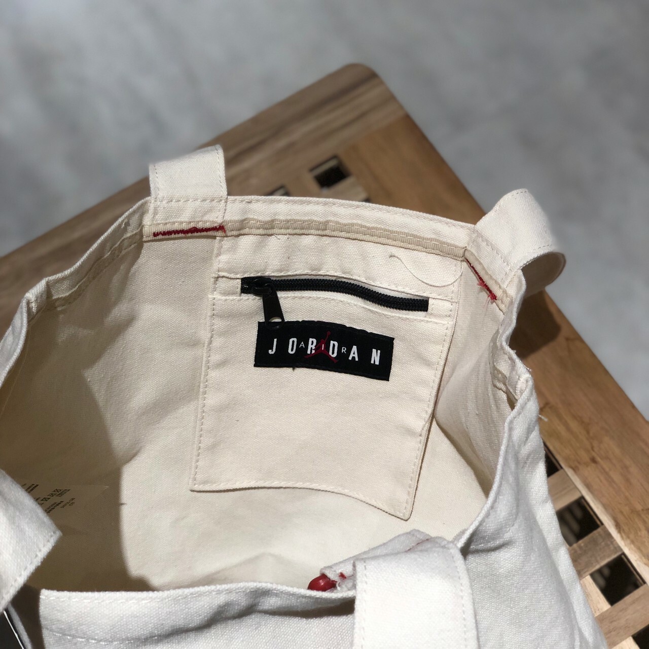 Nike Jordan 大型手提帆布袋 DJ5715-120