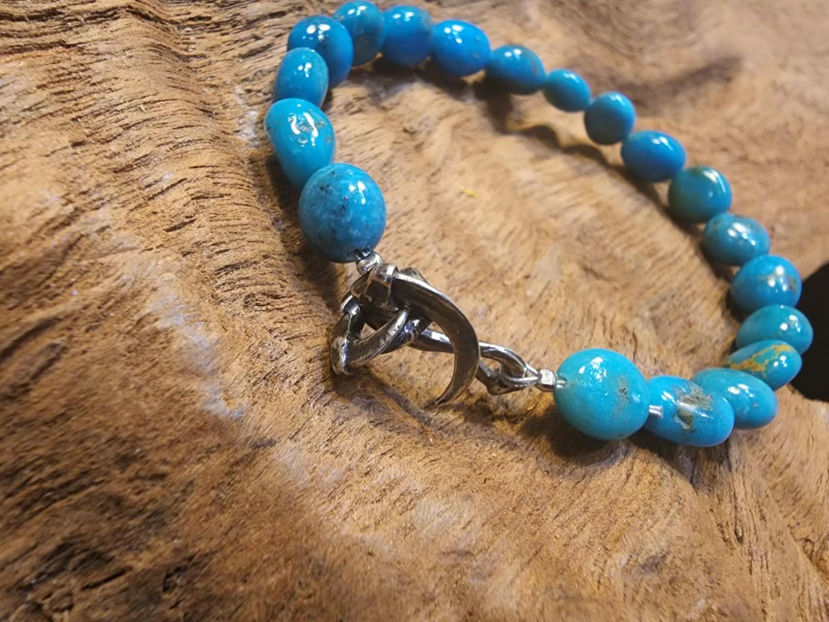 Black Venom Jewelry- 8mm Kingman天然松石隨型手鍊。