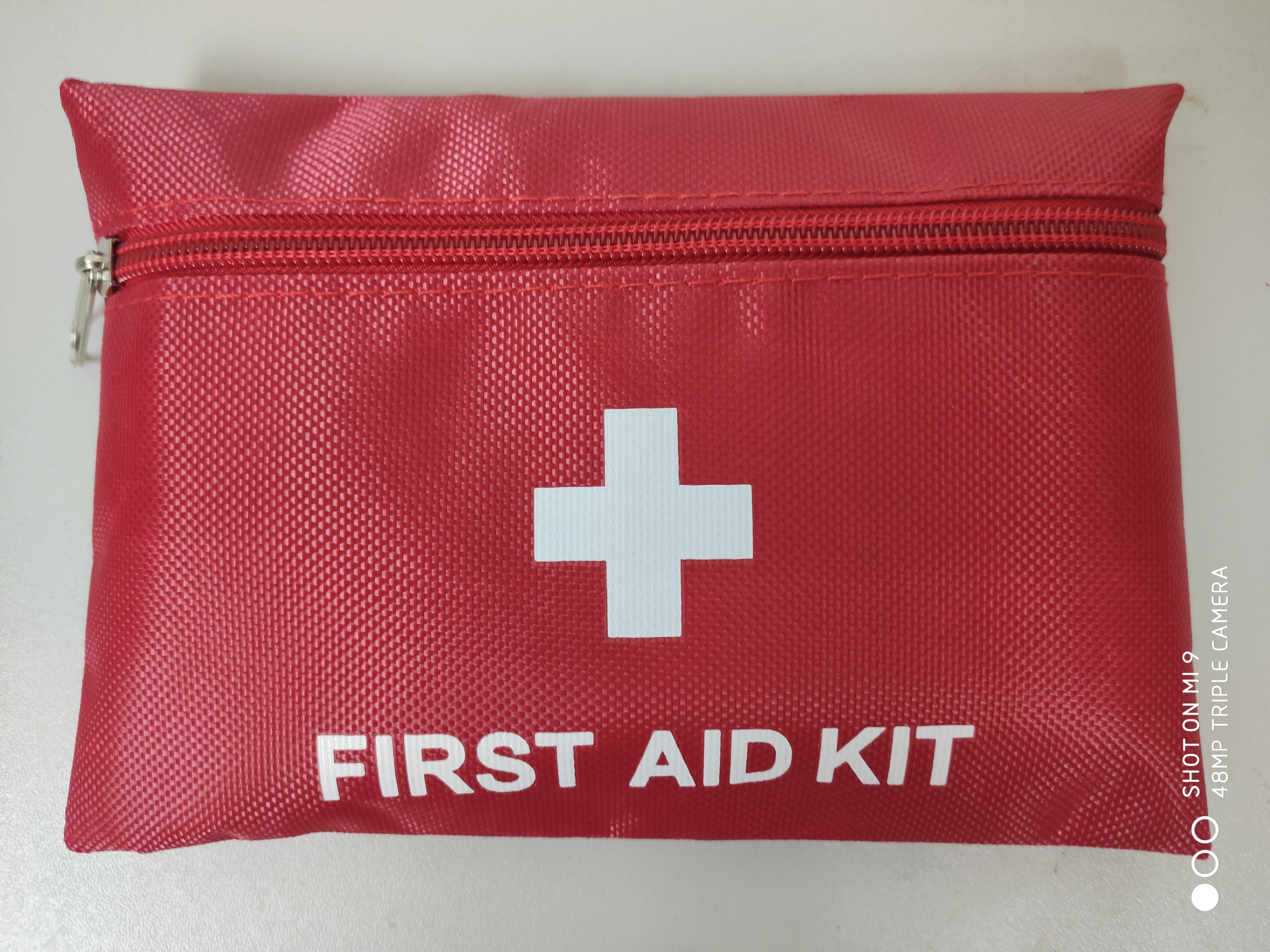 FA001【人氣熱賣】IAP 便攜式急救包 (家居/旅行/行山/露營/汽車專用)(連急救藥物) 學校 辦公室 家居必備 戶外活動 方便攜帶 First Aid Kit