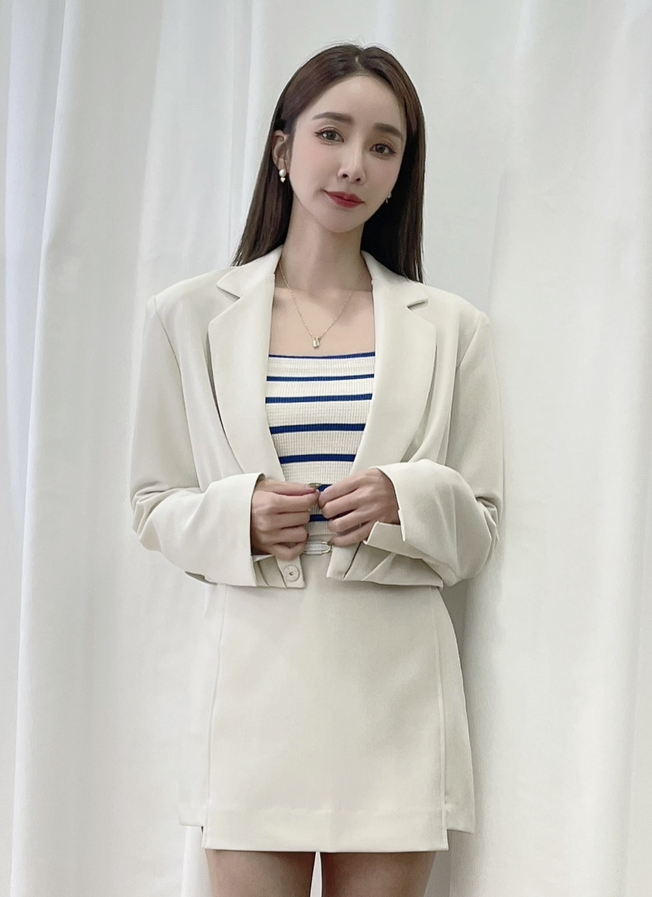 短版細肩帶條紋小可愛