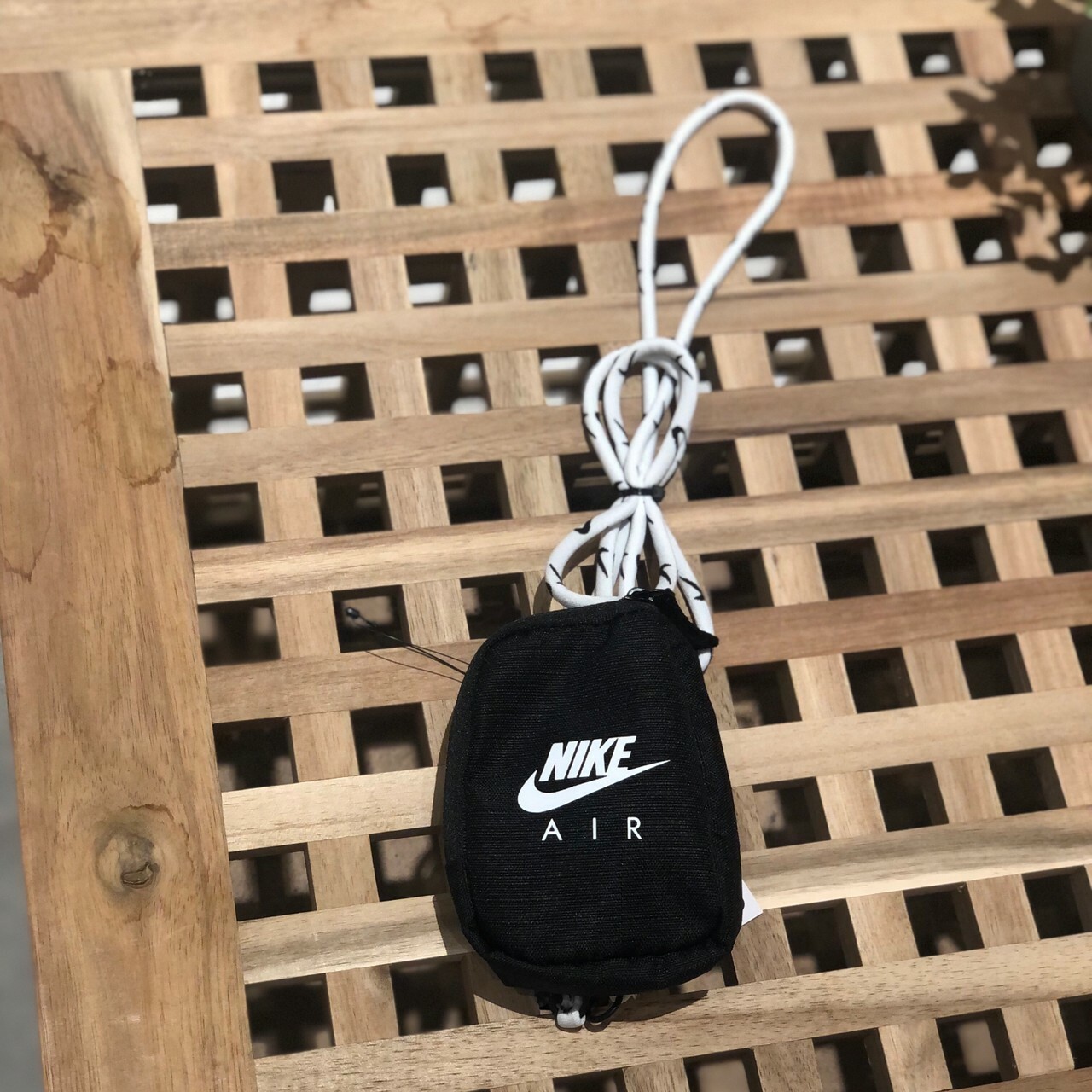 Nike Pouch 掛脖小包 DV4223