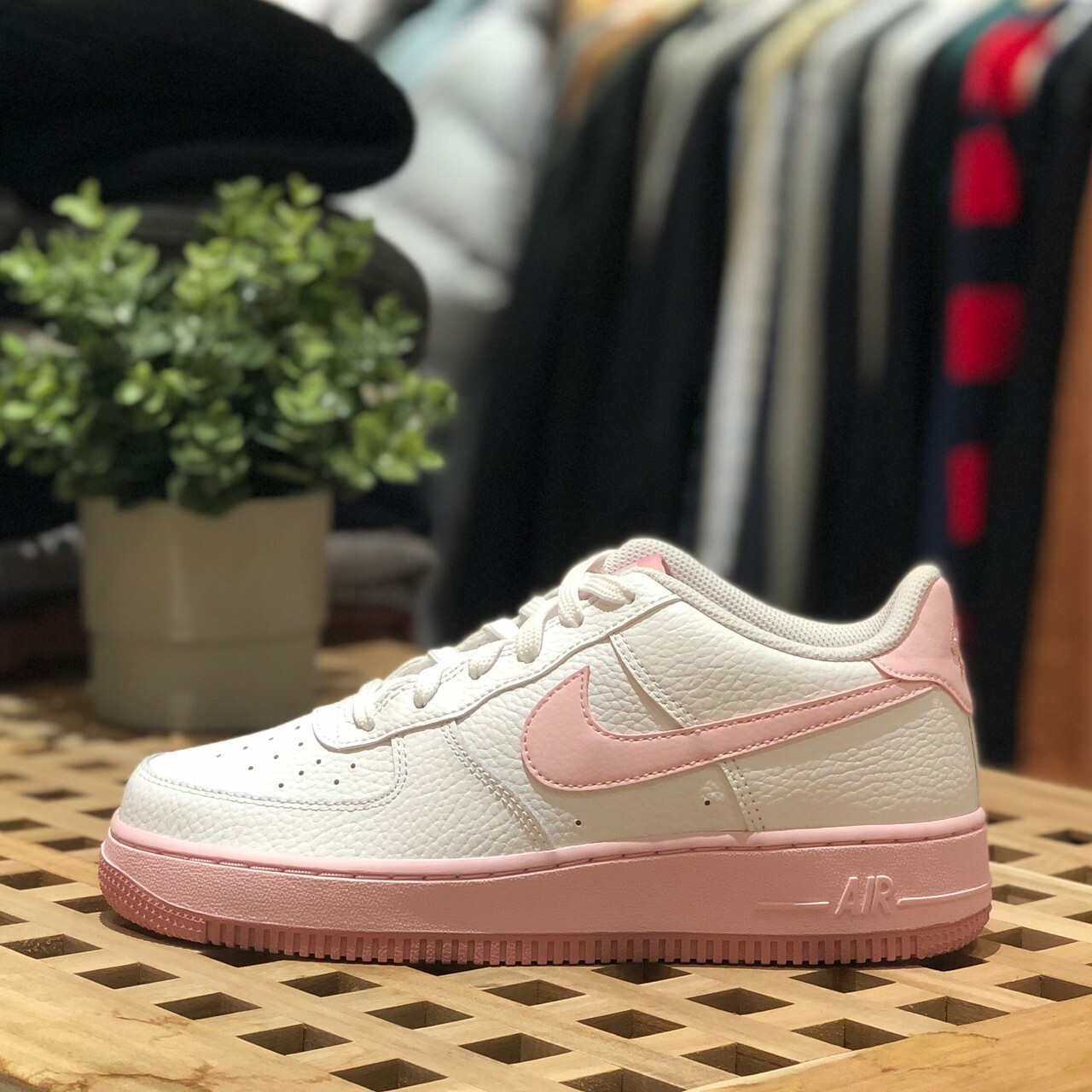 Nike Air Force 1 Low (GS) 大童款 草莓奶霜 粉白色 CT3839-107