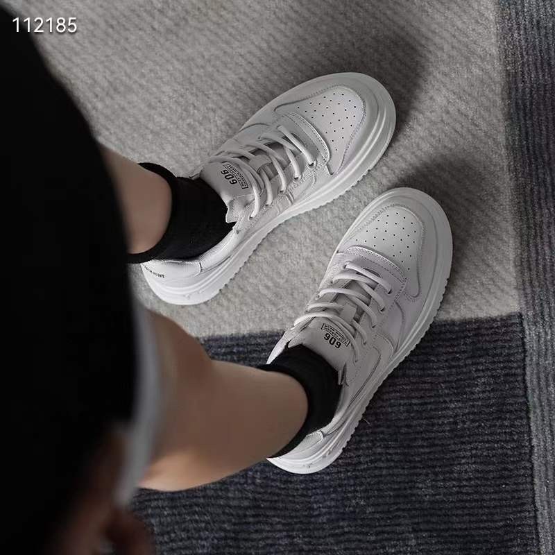 真皮有型百搭休閒鞋