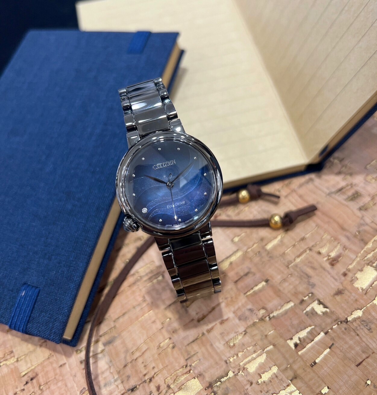 【CITIZEN 星辰】L系列 EM0915-86N 30mm Modern Watch