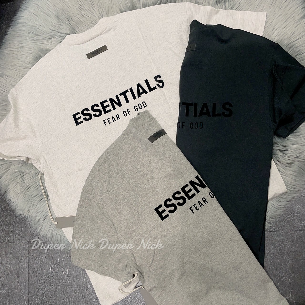ESSENTIALS  胸前小LOGO 短袖
