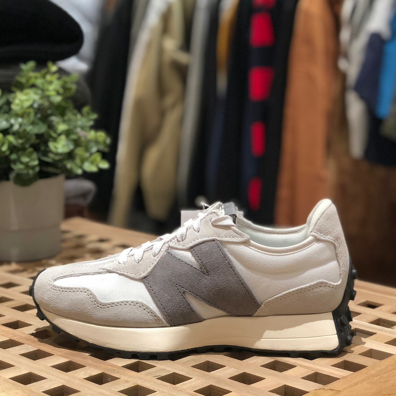 New Balance 327 芝麻牛奶 奶油灰白 麂皮 環保材質 MS327WE