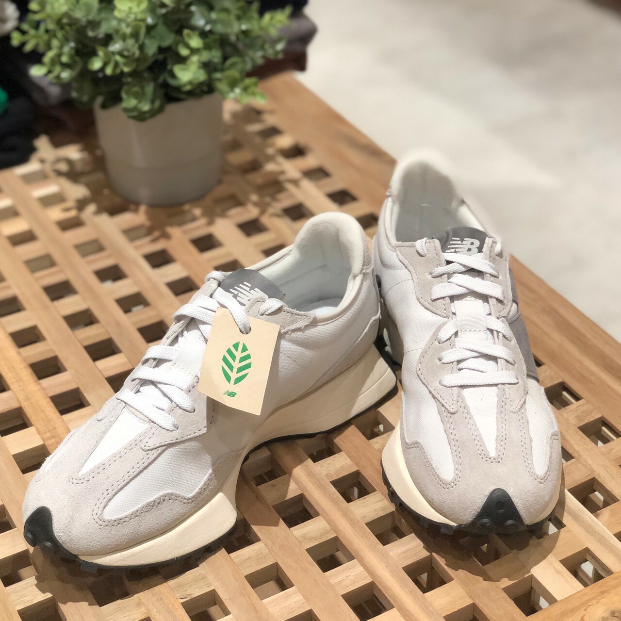 New Balance 327 芝麻牛奶 奶油灰白 麂皮 環保材質 MS327WE