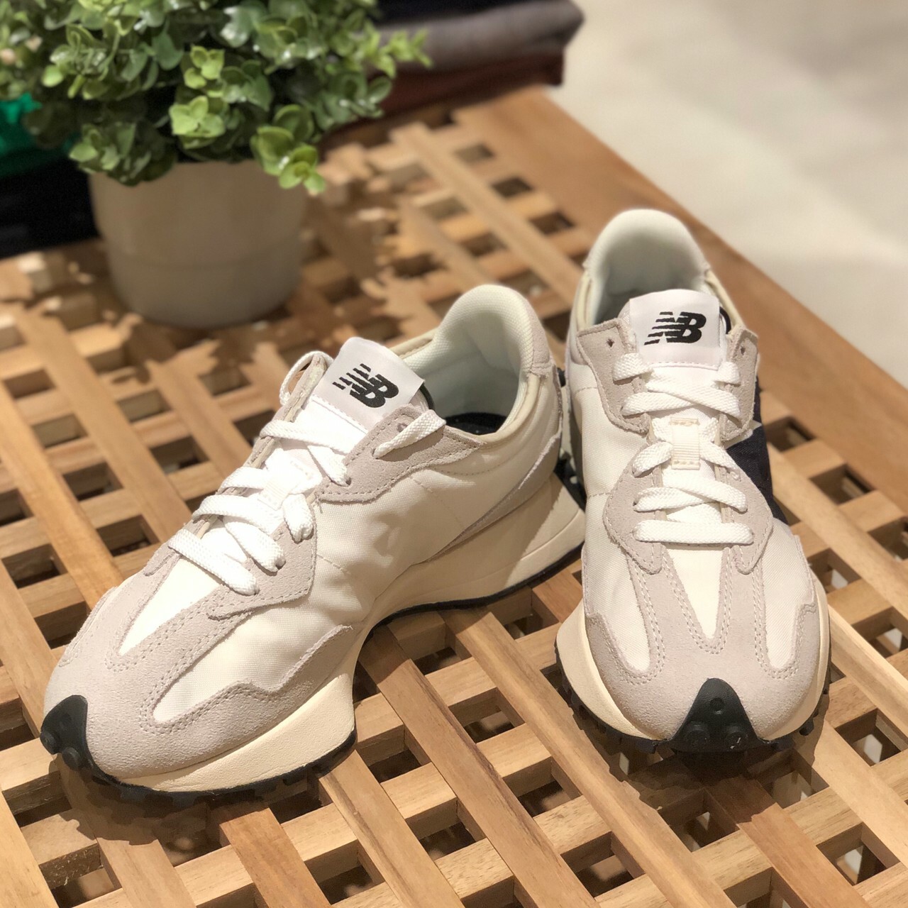 New Balance 327 海鹽 經典黑白 麂皮 奶油白 MS327FE