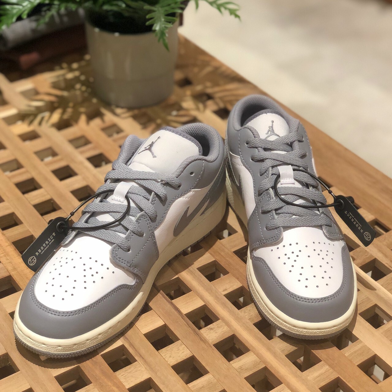 Nike Air Jordan 1 Low (GS) 大童款 灰白 奶油底 復古 553560-053