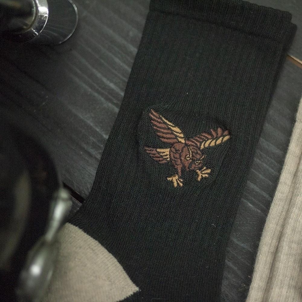 AFTER WORK 側面刺繡區 貓頭鷹 刺繡襪 黑/麻花白