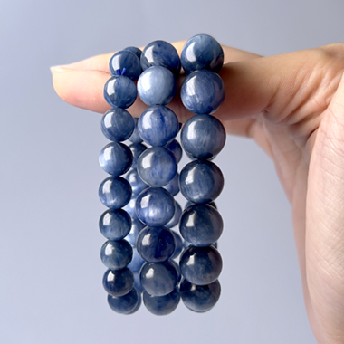 淨化神器藍晶石：五大藍晶石功效、配戴方法和使用禁忌