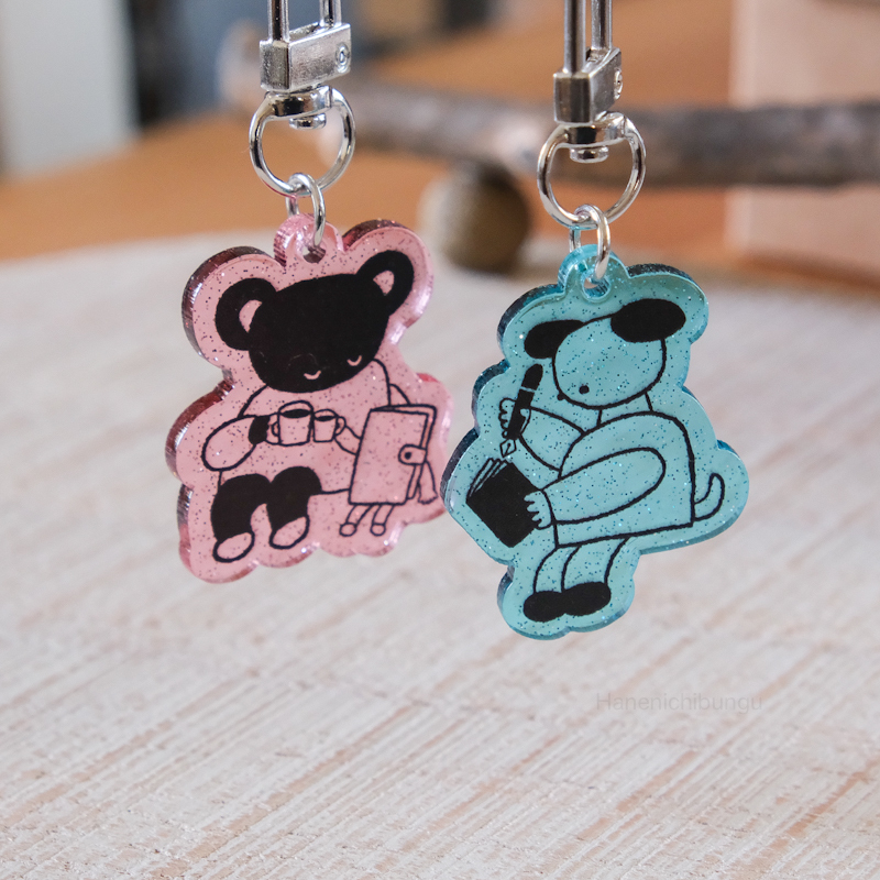 Syamota聯名商品／閃粉壓克力吊飾／兩款