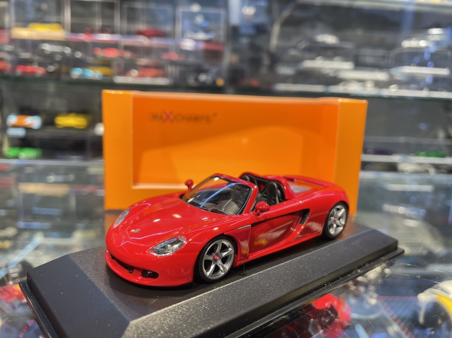 PORSCHE CARRERA GT 2003 RED MAXICHAMPS 940062631 1:43 MINICHAMPS ROUGE ROSSO ROT