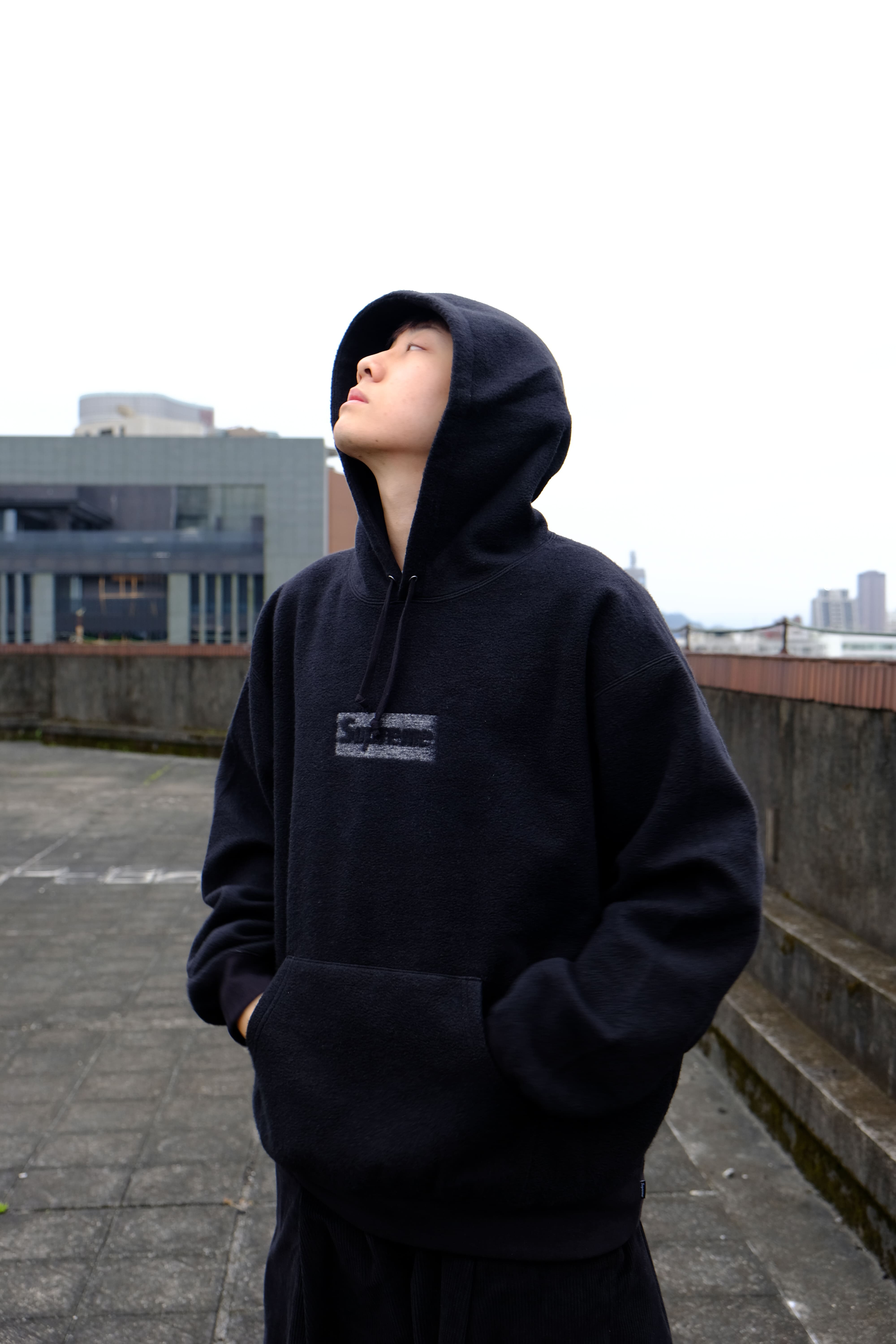 Supreme Worldwide Hooded 黒-