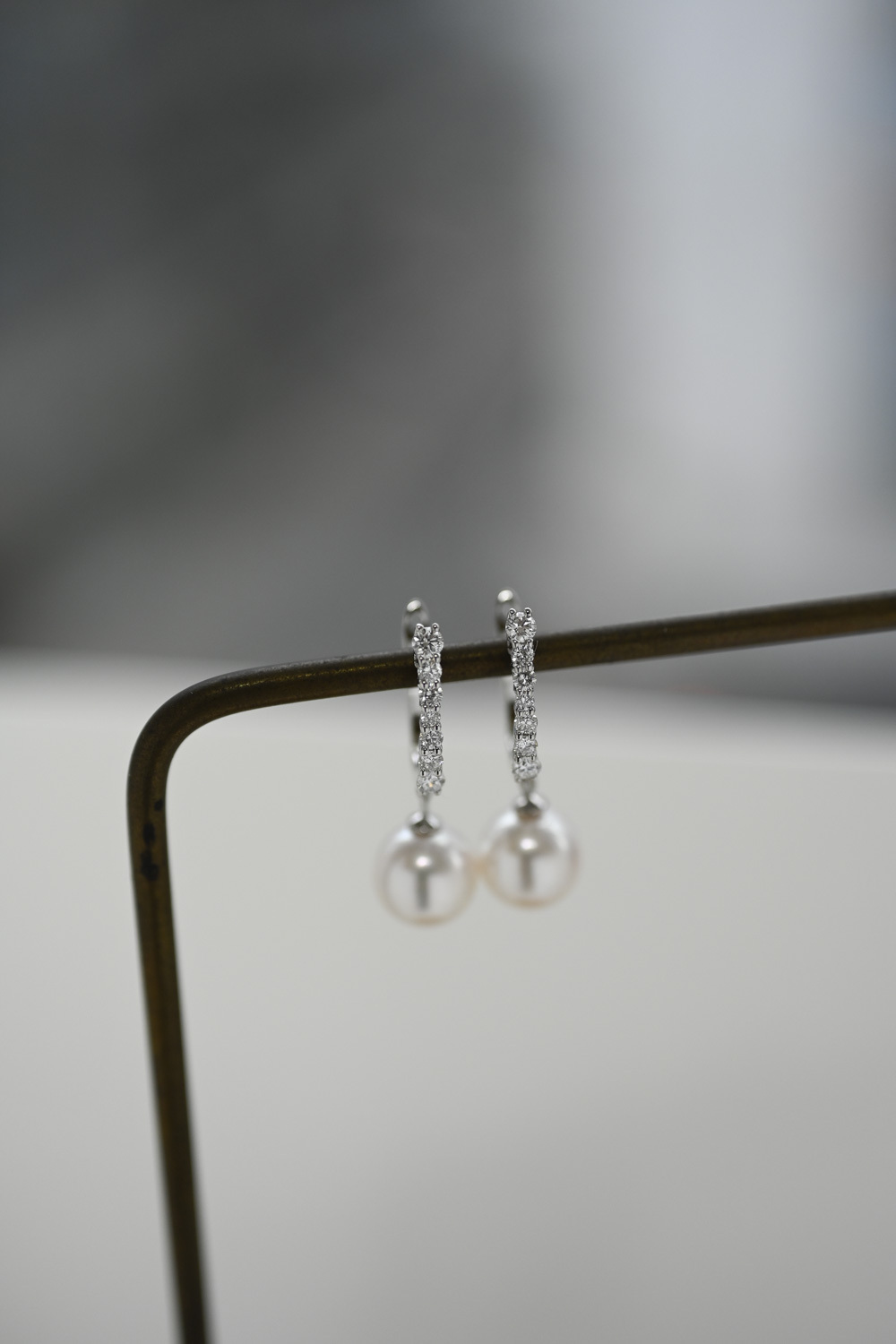 18K Diamond Akoya Pearl Earring Hoop