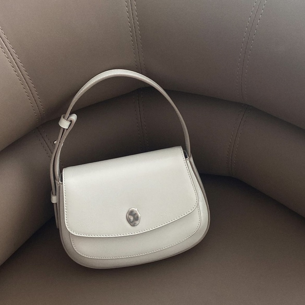 <韓國代購>  OSTKAKA KADEL MINI SADDLE BAG