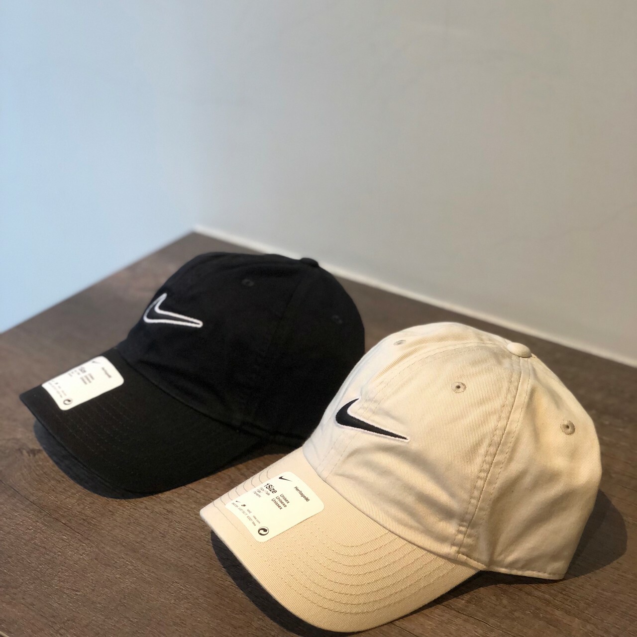 Nike 白邊刺繡大勾 老帽 棒球帽 (兩色)  943091-010/072