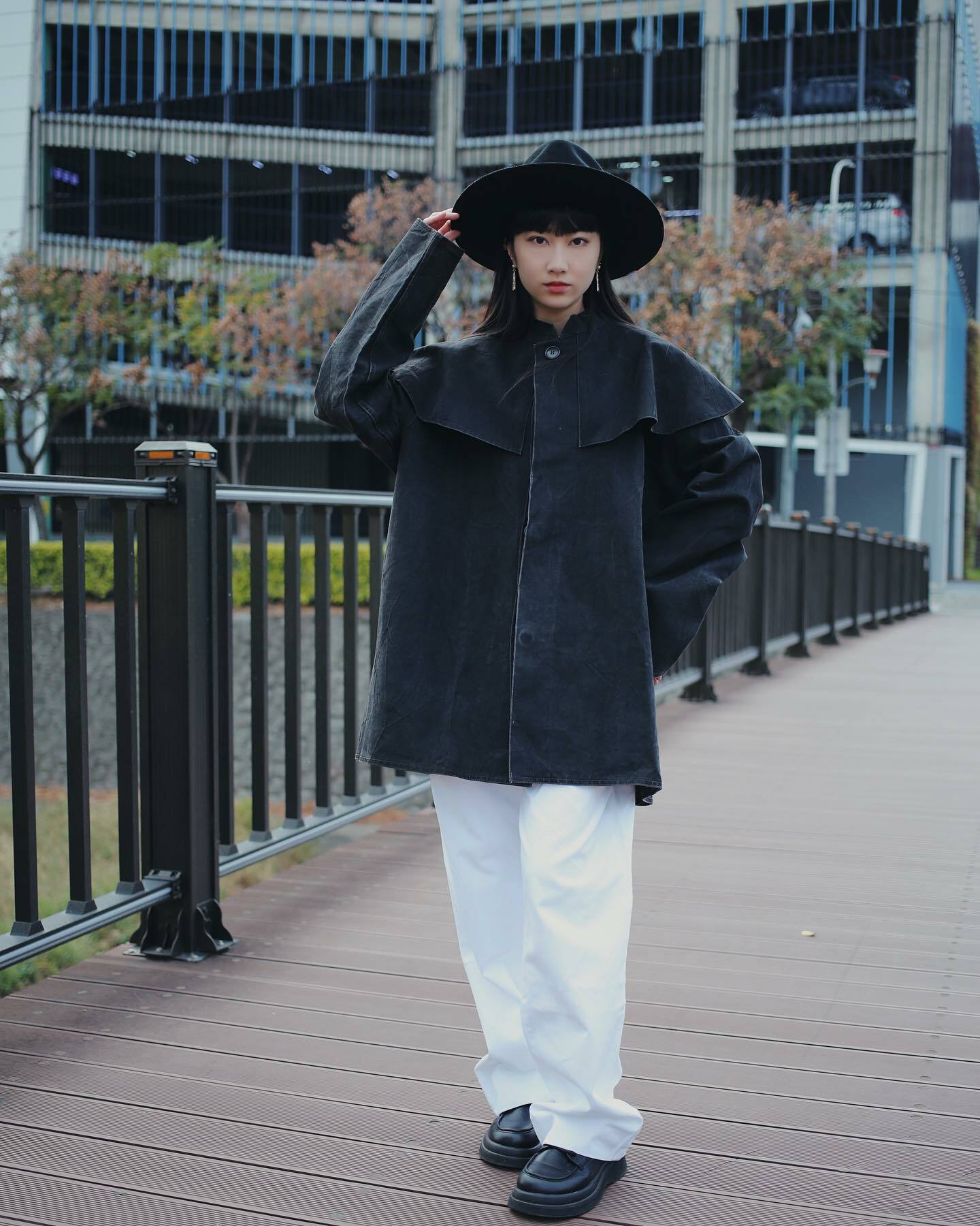 ｜ 𝑮𝒊𝒓𝒍 𝒊𝒏 𝒃𝒍𝒂𝒄𝒌 ｜ 🐕‍🦺🐈‍⬛🐩