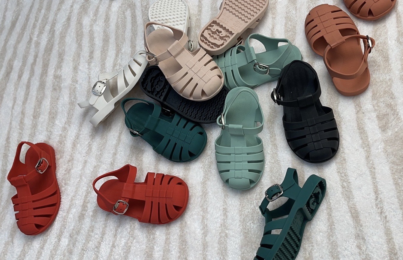 夏季必備包頭果凍涼鞋