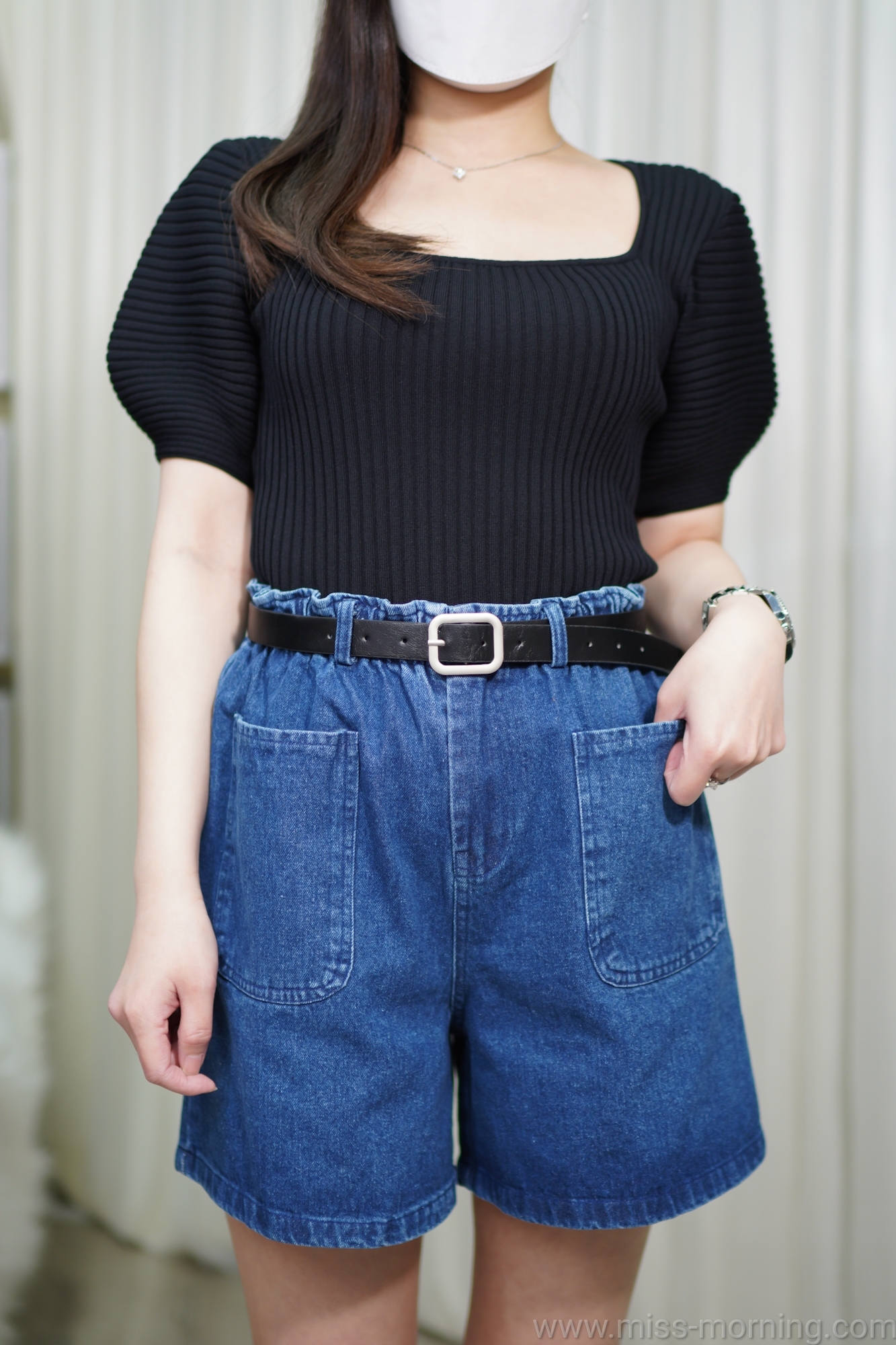 A cut 悠閑牛仔短褲（連腰帶)(33516)