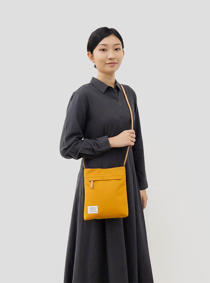 日光植鞣系列直式斜背包 (3色)｜NETTA