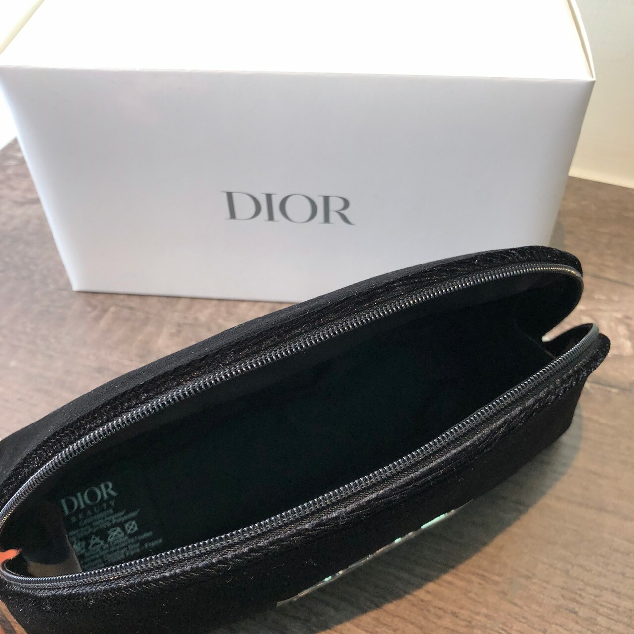Dior 黑絲絨布燙金logo化妝包