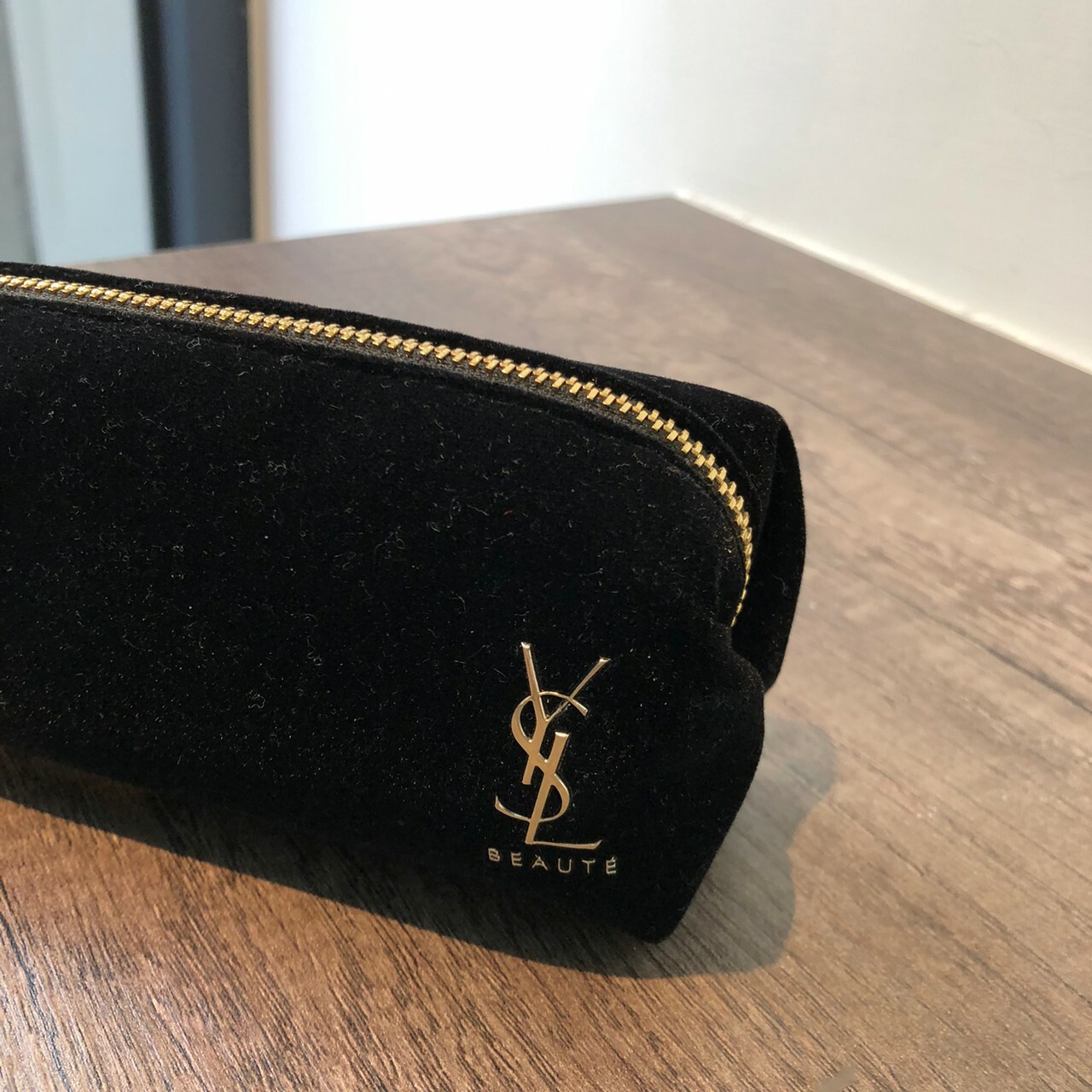 YSL 經典黑絨布化妝包 美妝袋