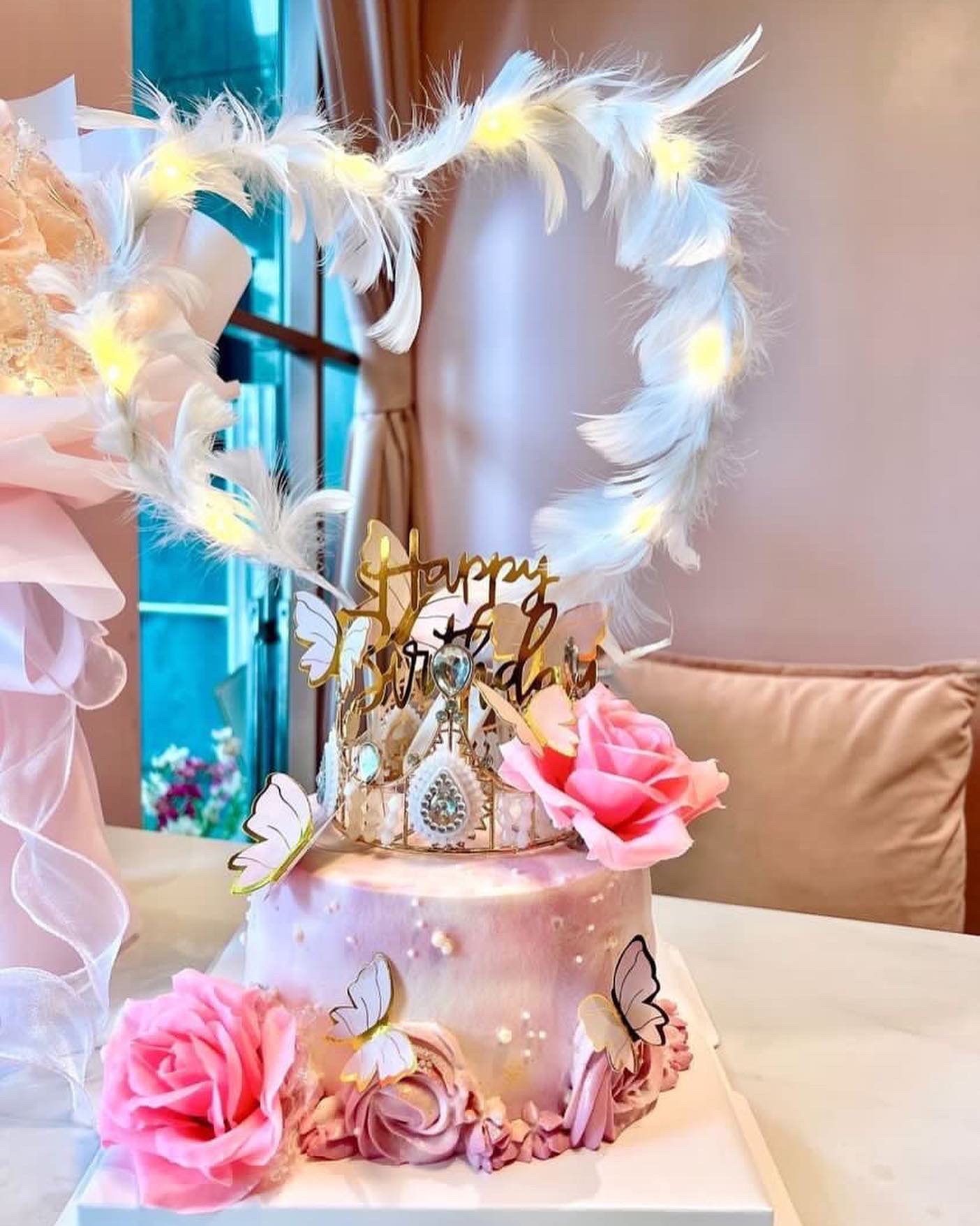 皇冠玫瑰花蝴蝶