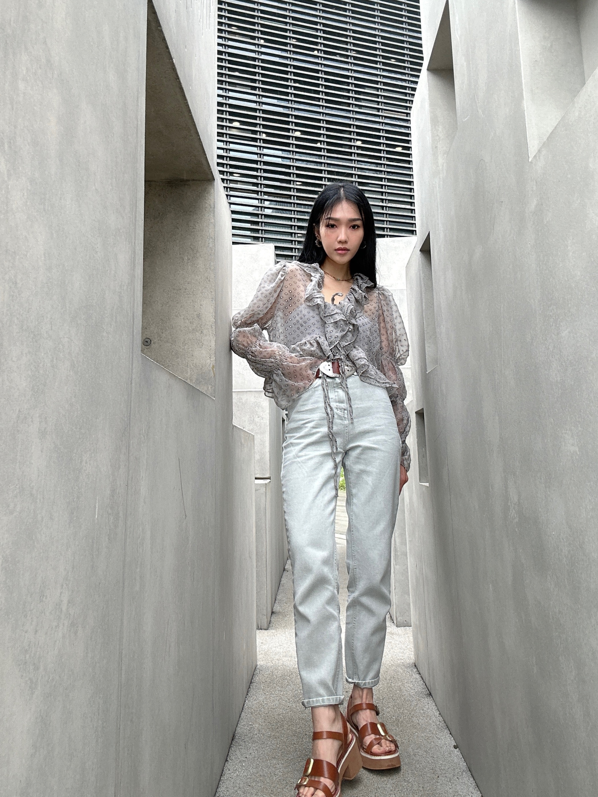 淺灰洗水牛仔褲（預購產品）