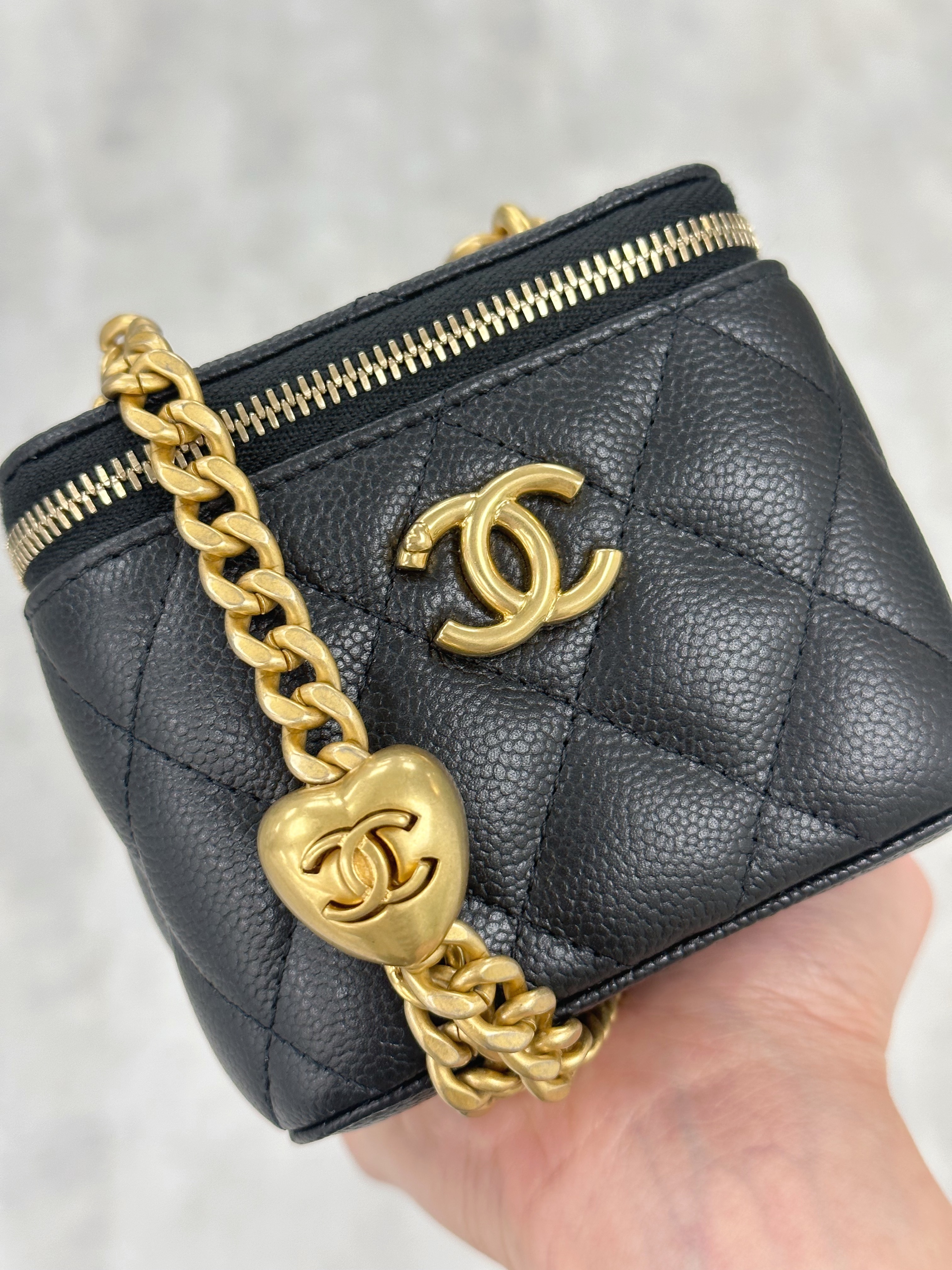 Chanel Mini Vanity Box 心心扣 (AP3203)