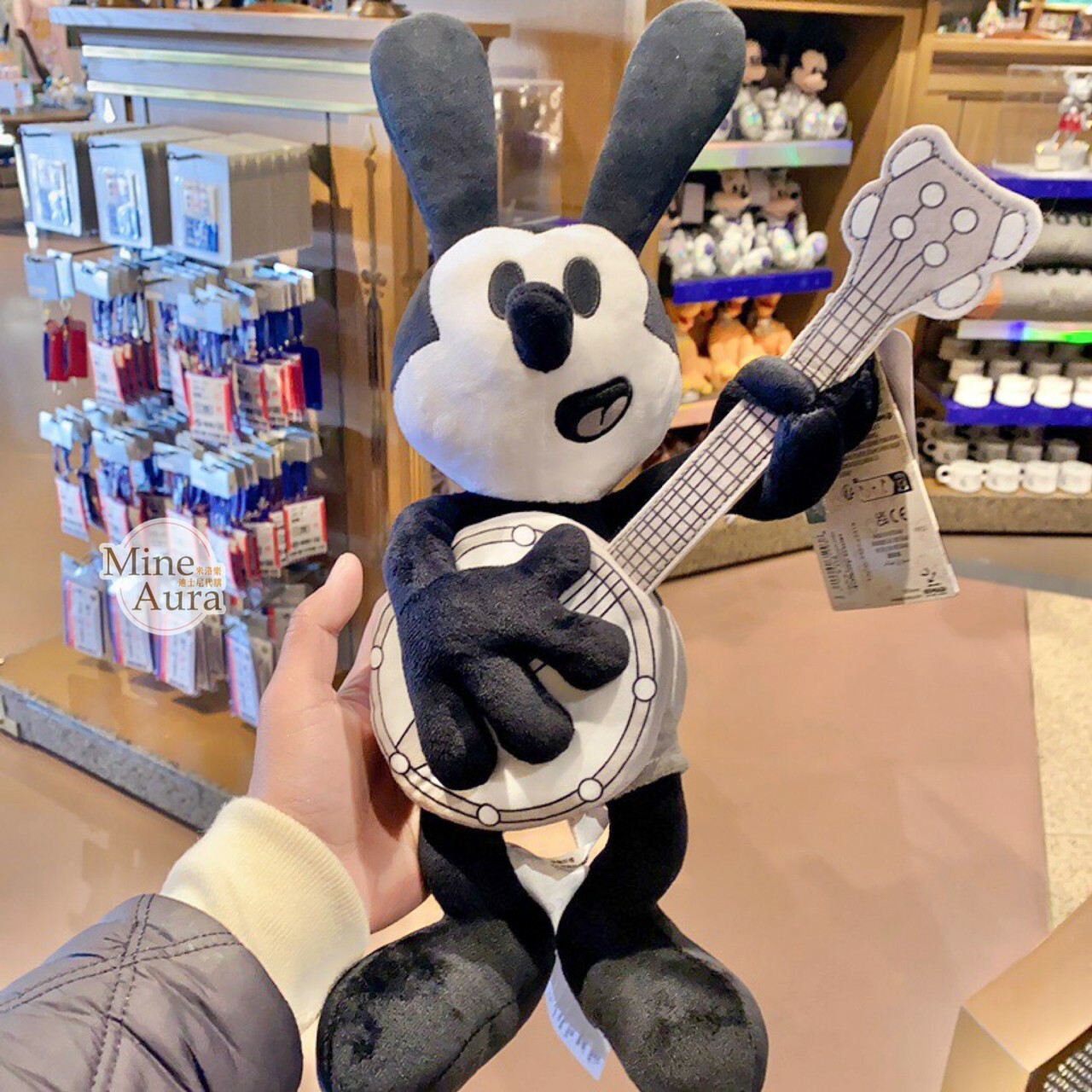 (限時特價) 100 周年 幸運兔 奧斯華 Oswald 彈吉他 造型 娃娃 玩偶 -上海迪士尼樂園