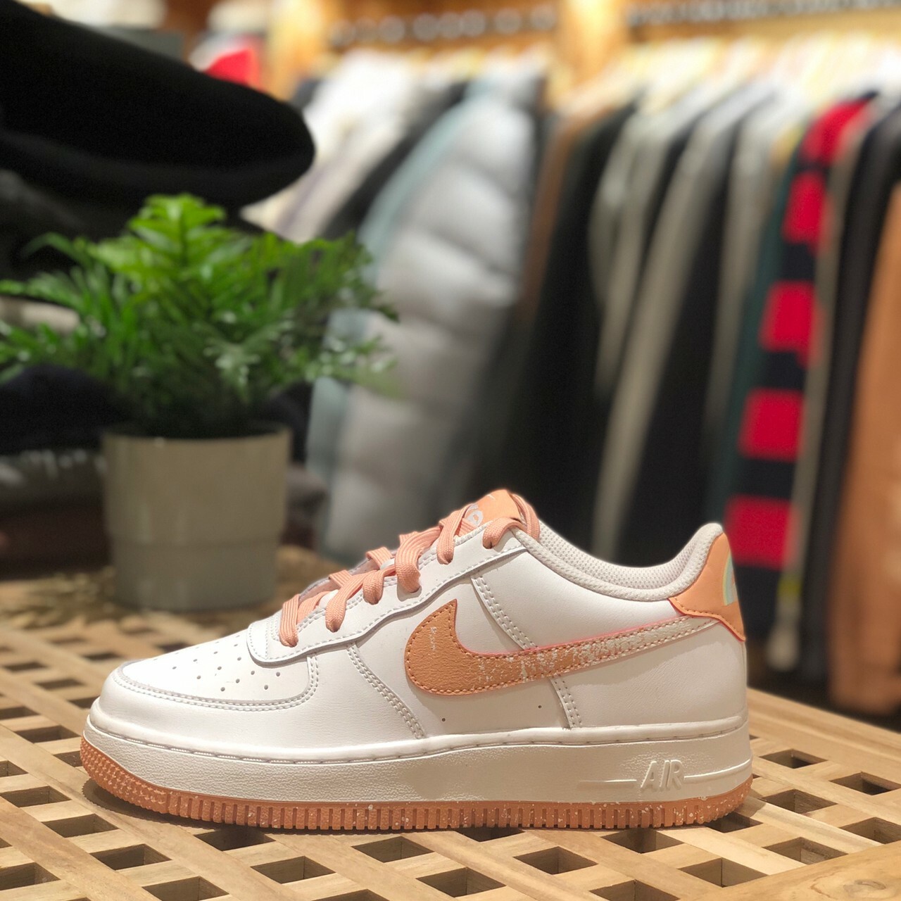 Nike Air Force 1 Lv8 (GS) 大童款 白蜜桃粉 雪花漸層 彩虹 DM0985 100