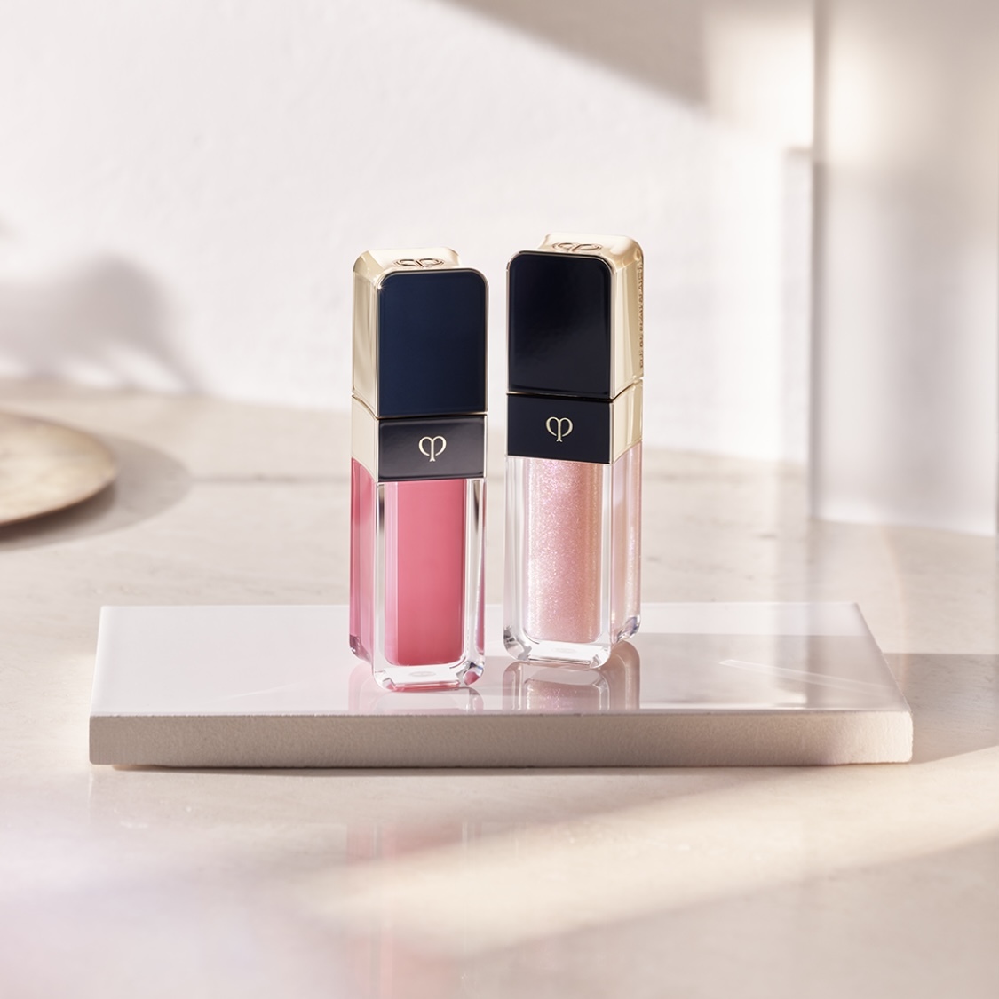 CLE DE PEAU Cream Rouge Sparkles / ROUGE CREME ETINCELANT 炫光潤澤唇釉