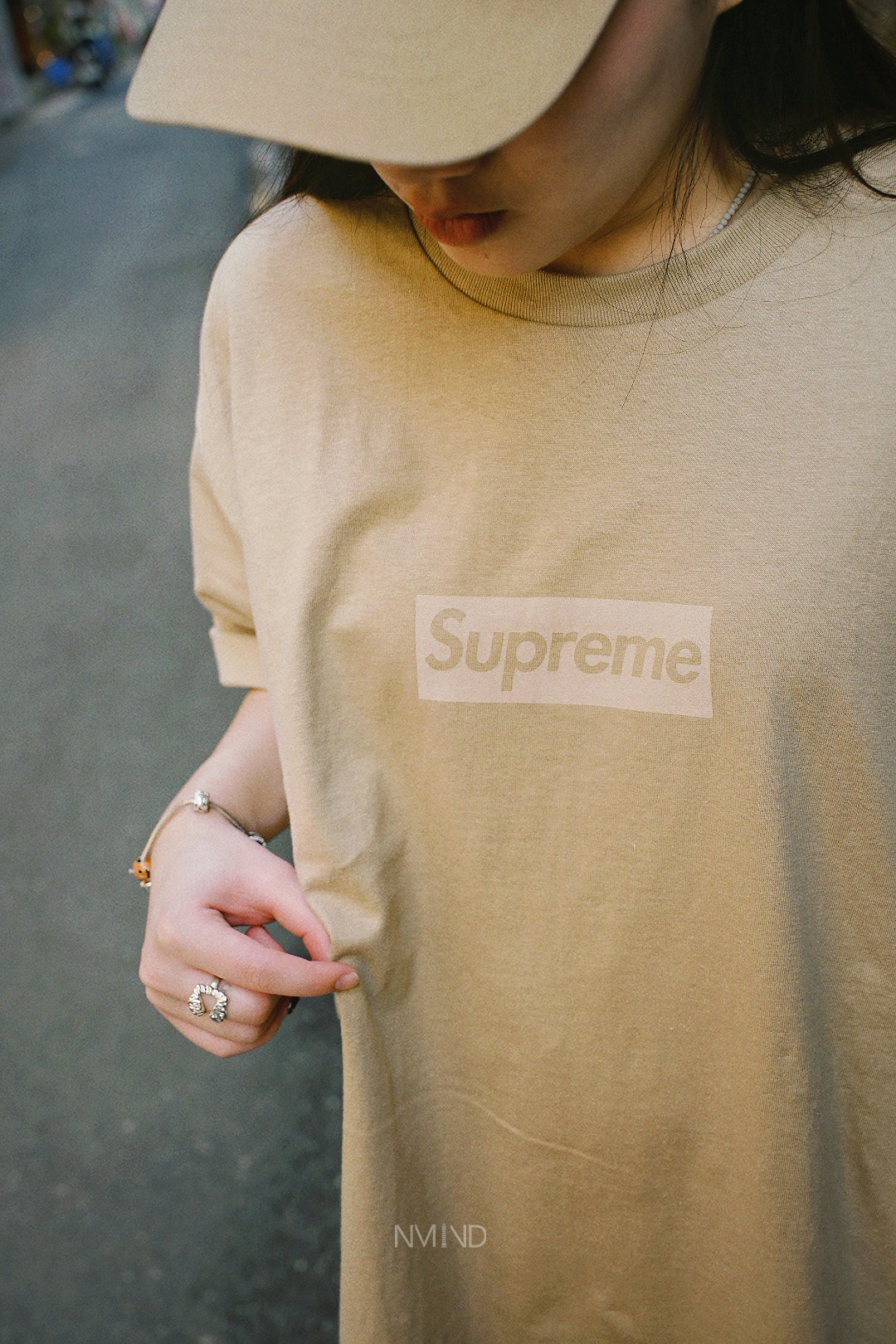 台北店限量專區 SUPREME TONAL BOX LOGO 同色款短袖(卡其/黑