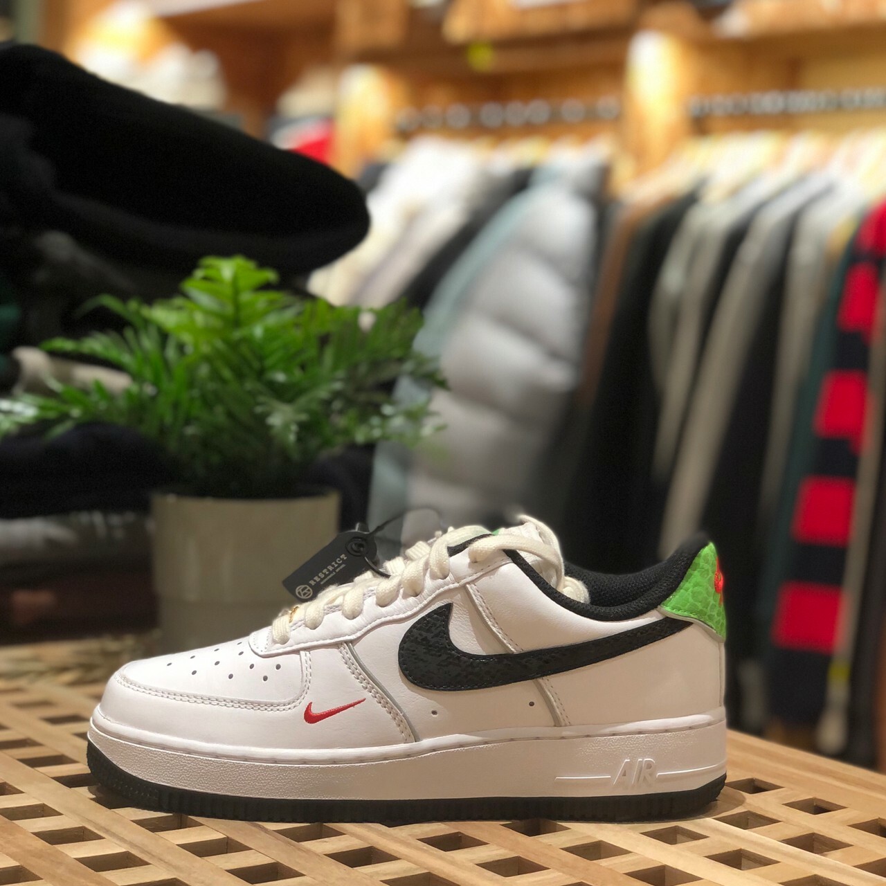 Nike Wmns Air Force 1'07 Lx 女款 白底黑綠 蛇紋 鑽石 DV1492 101