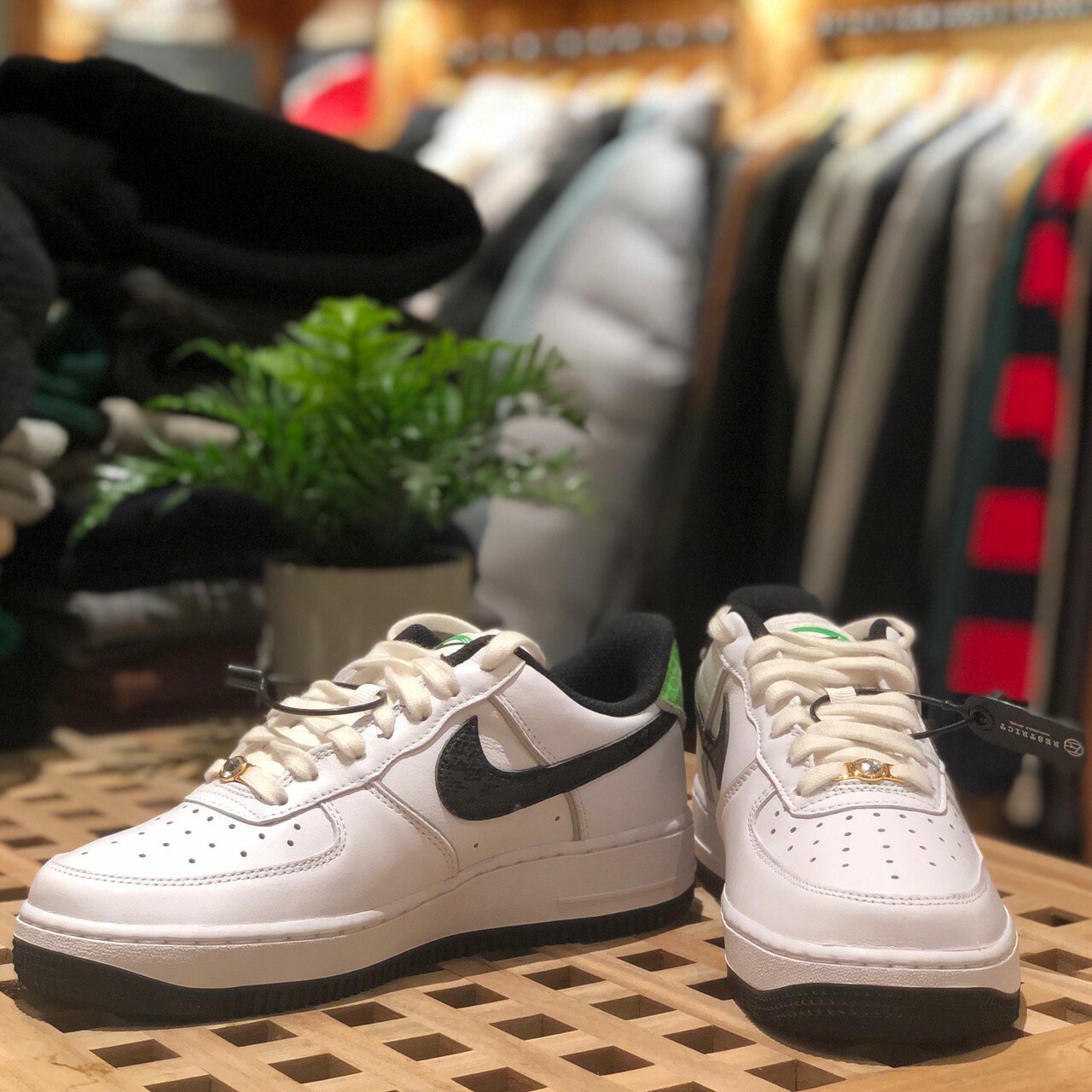 Nike Wmns Air Force 1'07 Lx 女款 白底黑綠 蛇紋 鑽石 DV1492 101