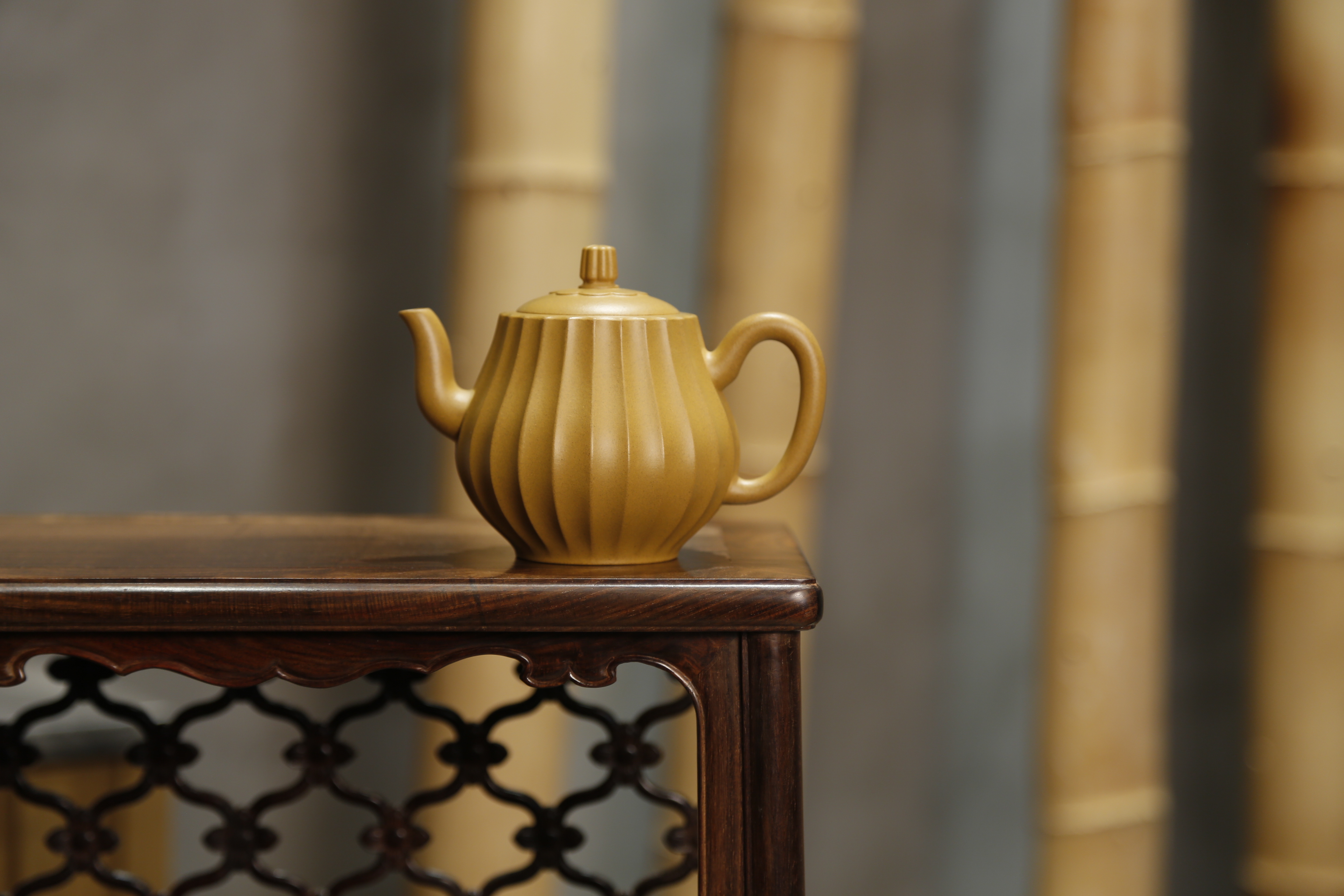 【菊蕾】-- 如深秋盛放之菊，給人愉悅舒適的視覺感受。