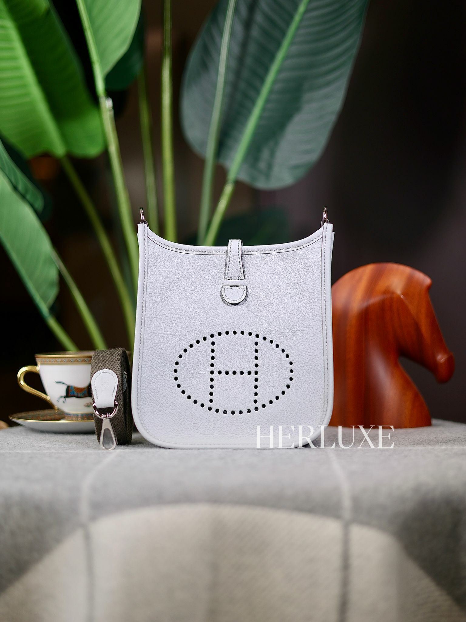 Evelyne mini 08 bleu pale / 8F etain ck tc W (一代：肩帶長105cm)