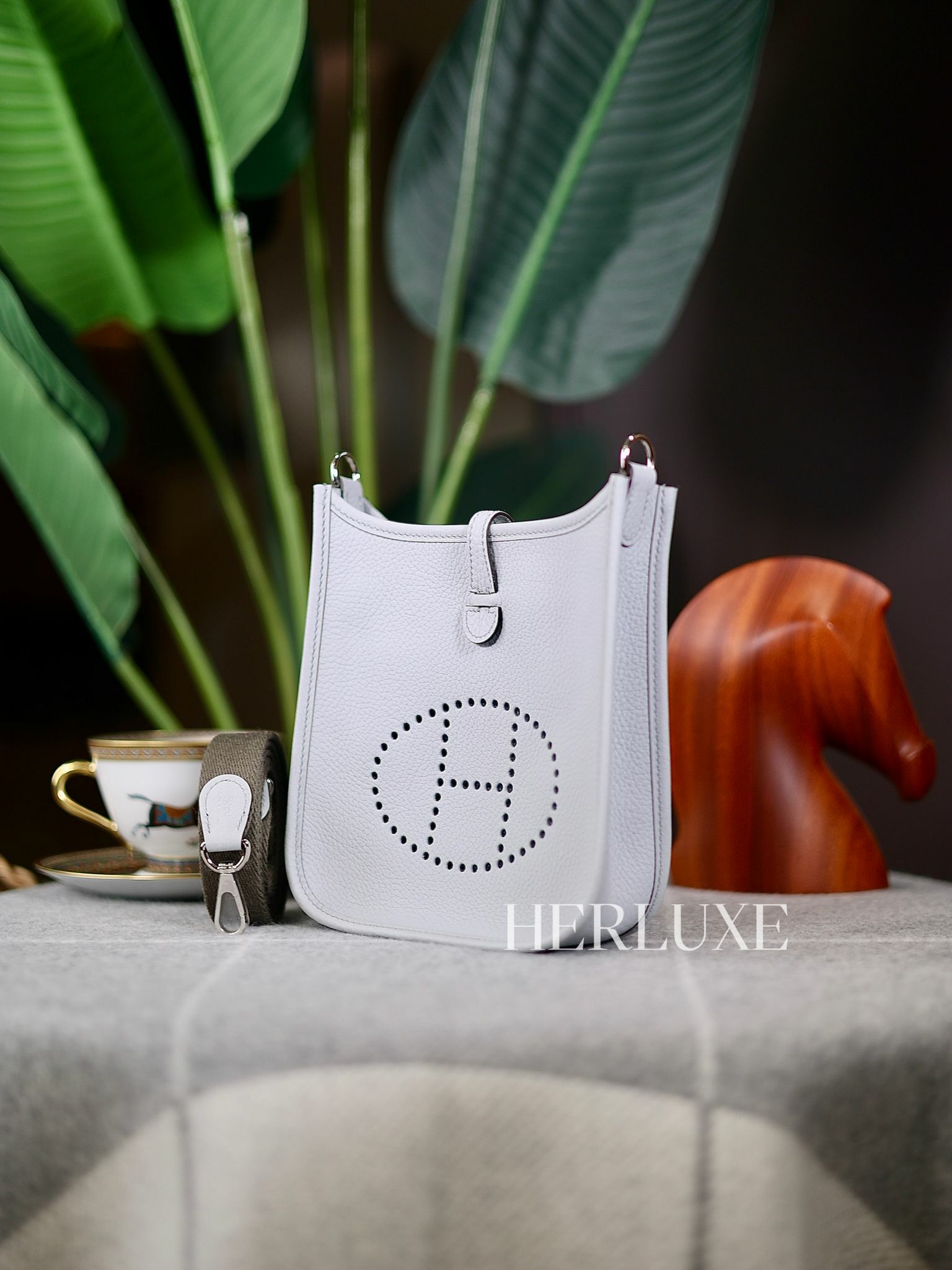 Evelyne mini 08 bleu pale / 8F etain ck tc W (一代：肩帶長105cm)