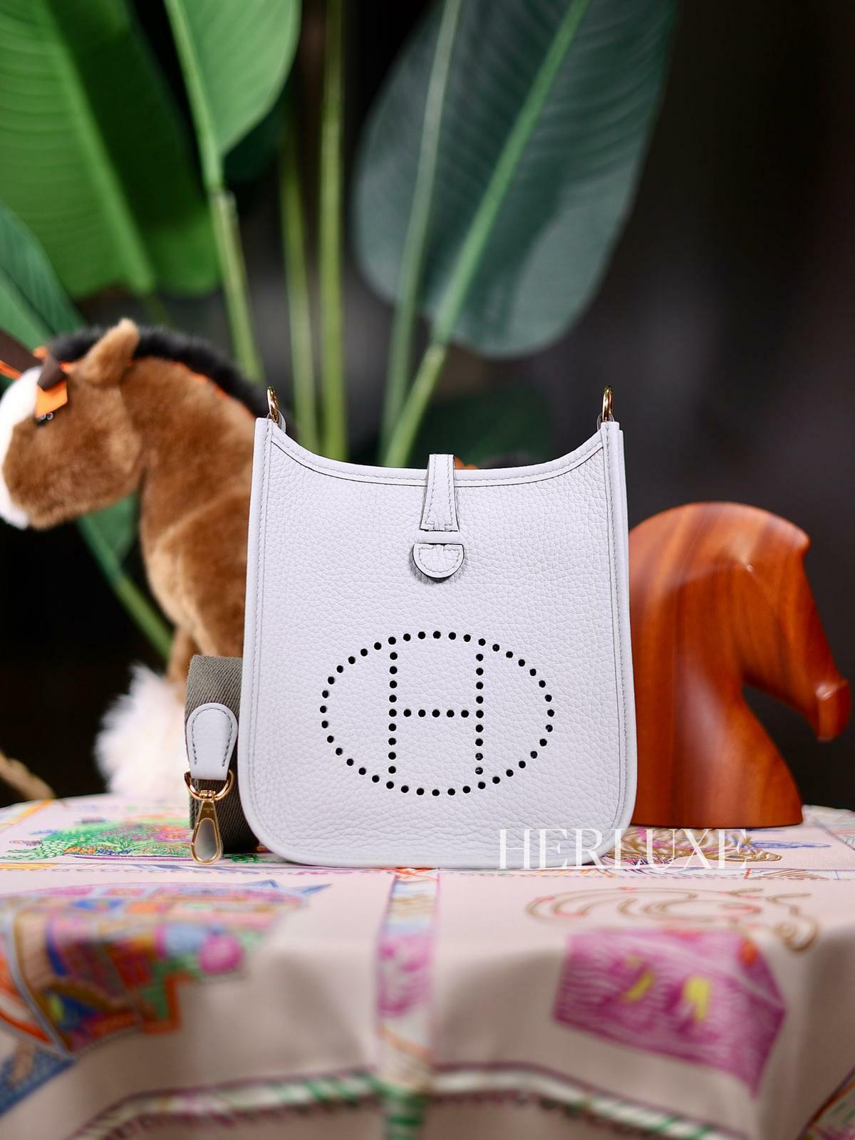 Evelyne mini 08 bleu pale / 8F etain cc tc W (一代：肩帶長105cm)