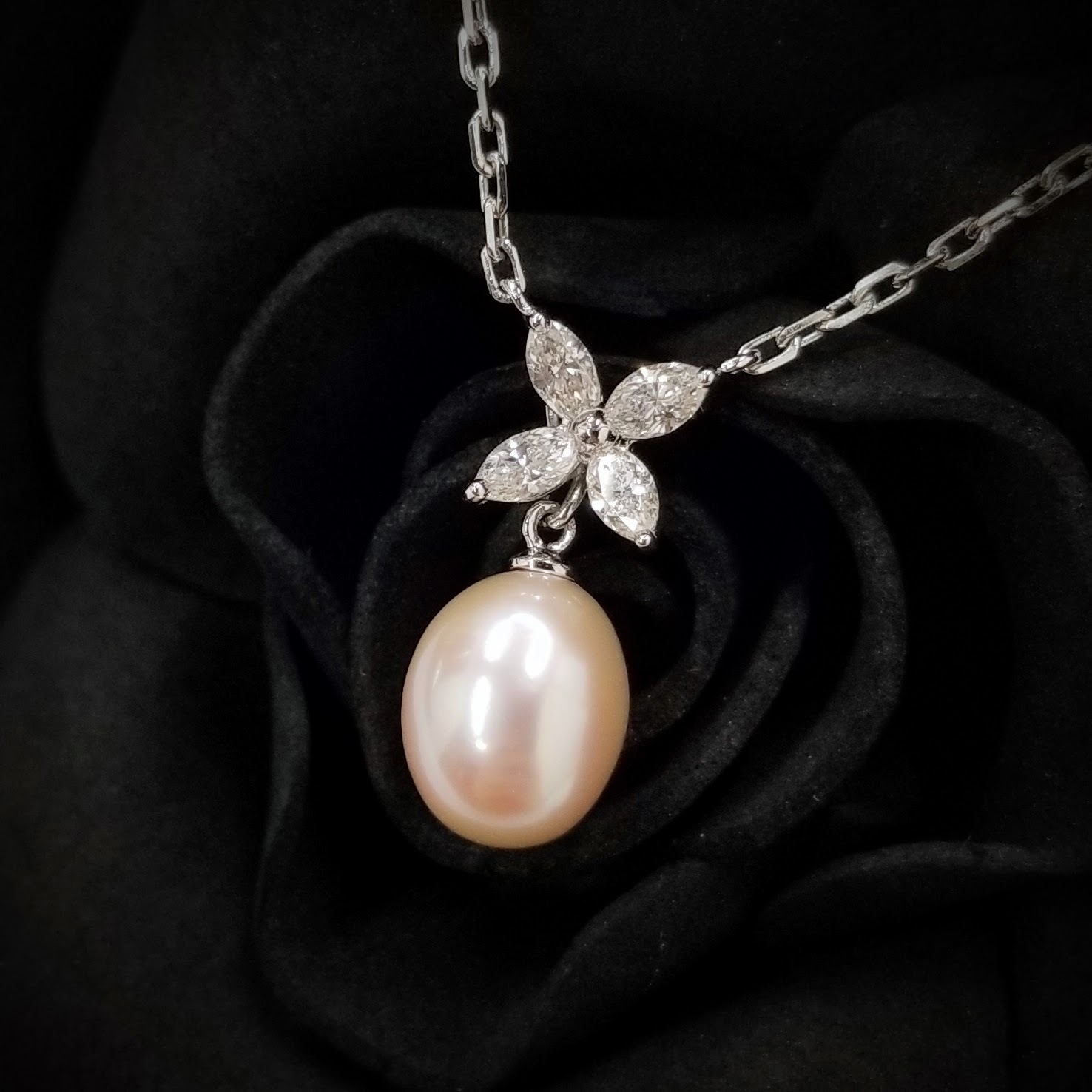 18K White Gold 0.51ct Diamond and Pearl Necklace