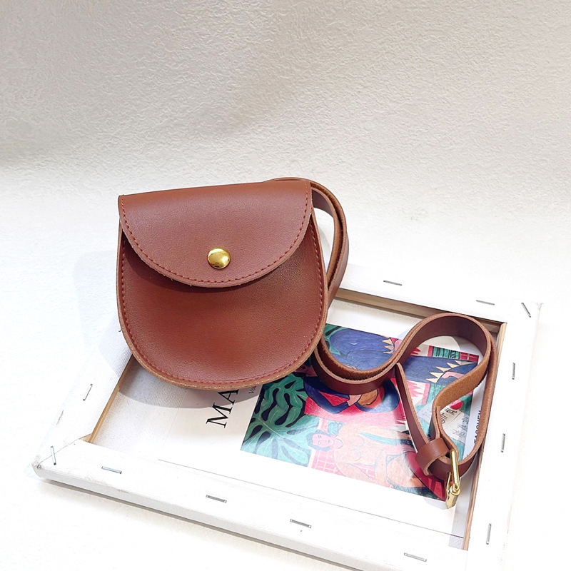 A286BN_SS23_C🤎啡色型格斜孭袋(pre-order)