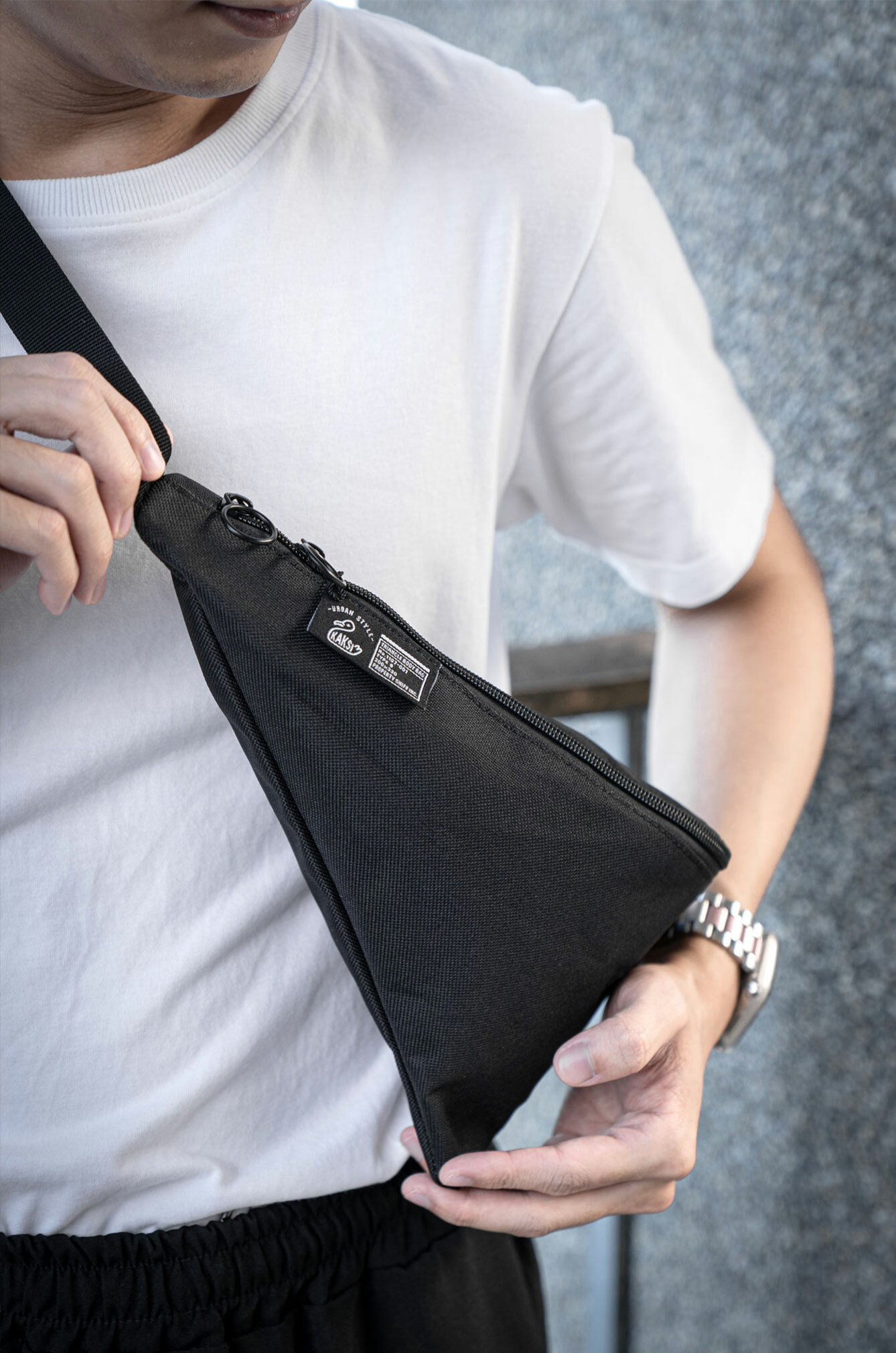 日本直送｜KAKSI 三角挎包