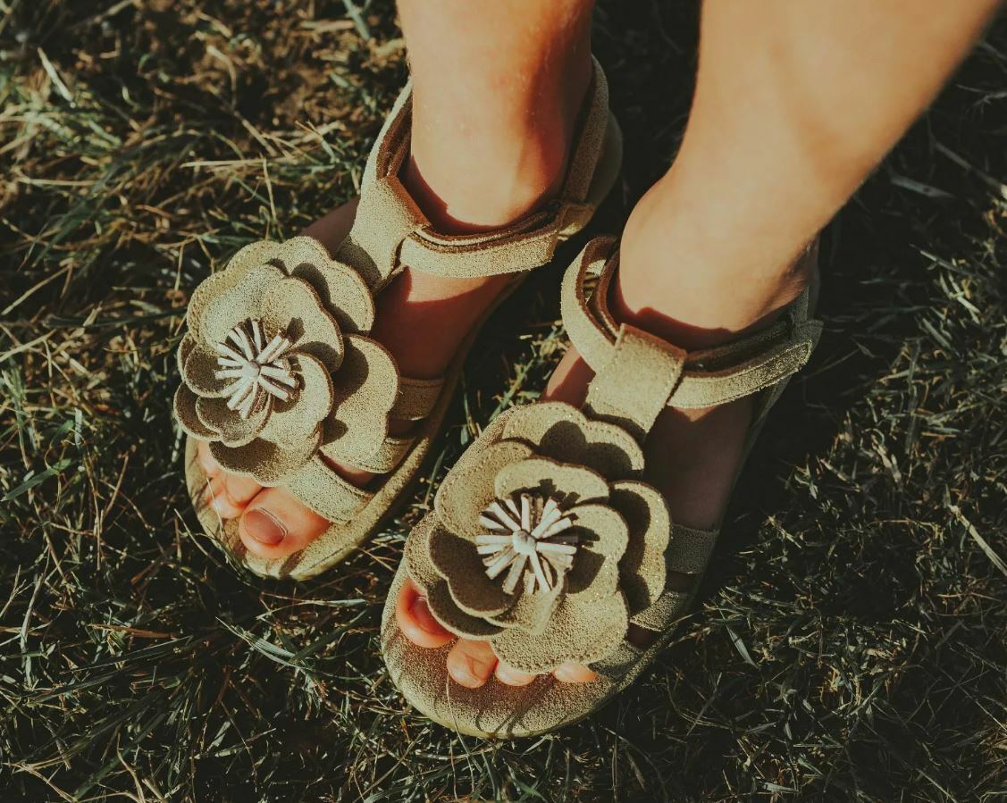 DONSJE 麂皮毛茛花涼鞋 ILES FIELDS Buttercup