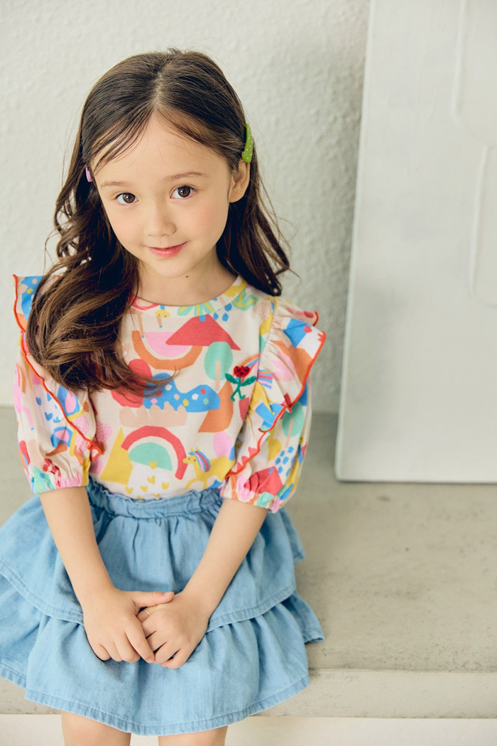 Love 好繽紛荷葉袖上衣