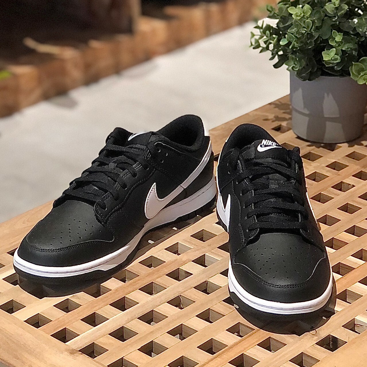 Nike Dunk Low Retro 反轉熊貓 黑底白勾 DV0831-002