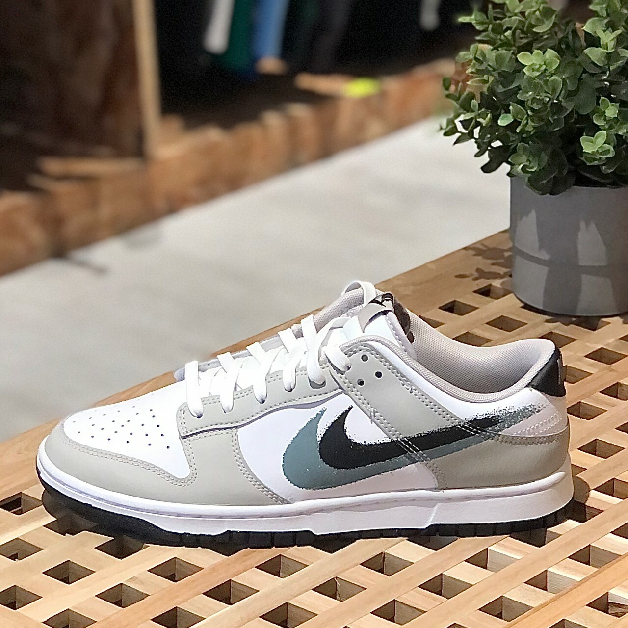 Nike Dunk Low 雙勾 噴漆 大象灰白 荔枝皮 FD0661-100