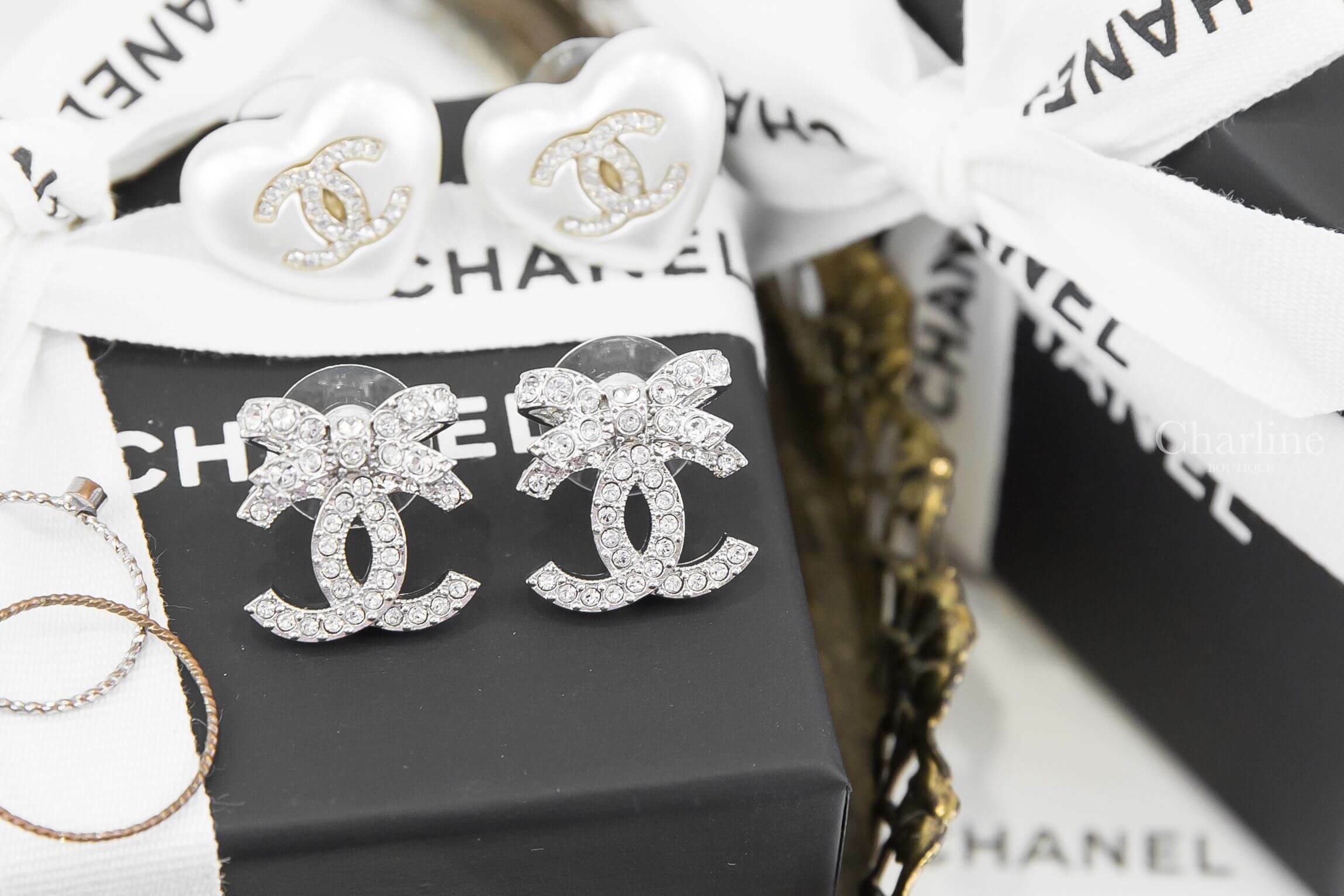 Chanel Earrings 銀色水鑽蝴蝶結CC耳環